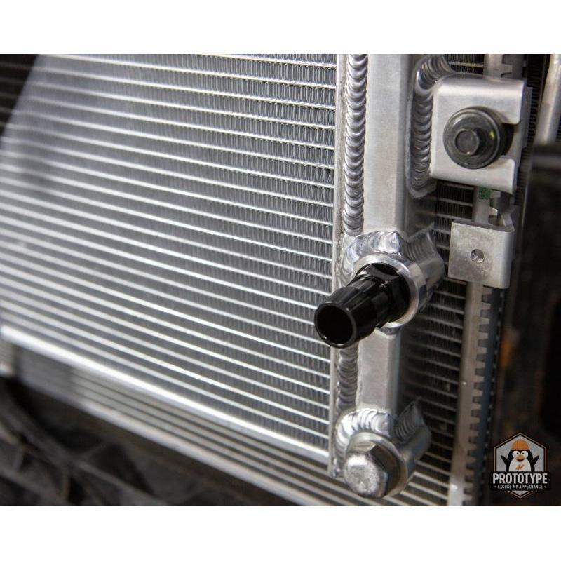 Mishimoto Performance Heat Exchanger | 2016-2024 Infiniti Q50/Q60 3.0T (MMHE-Q50-16)