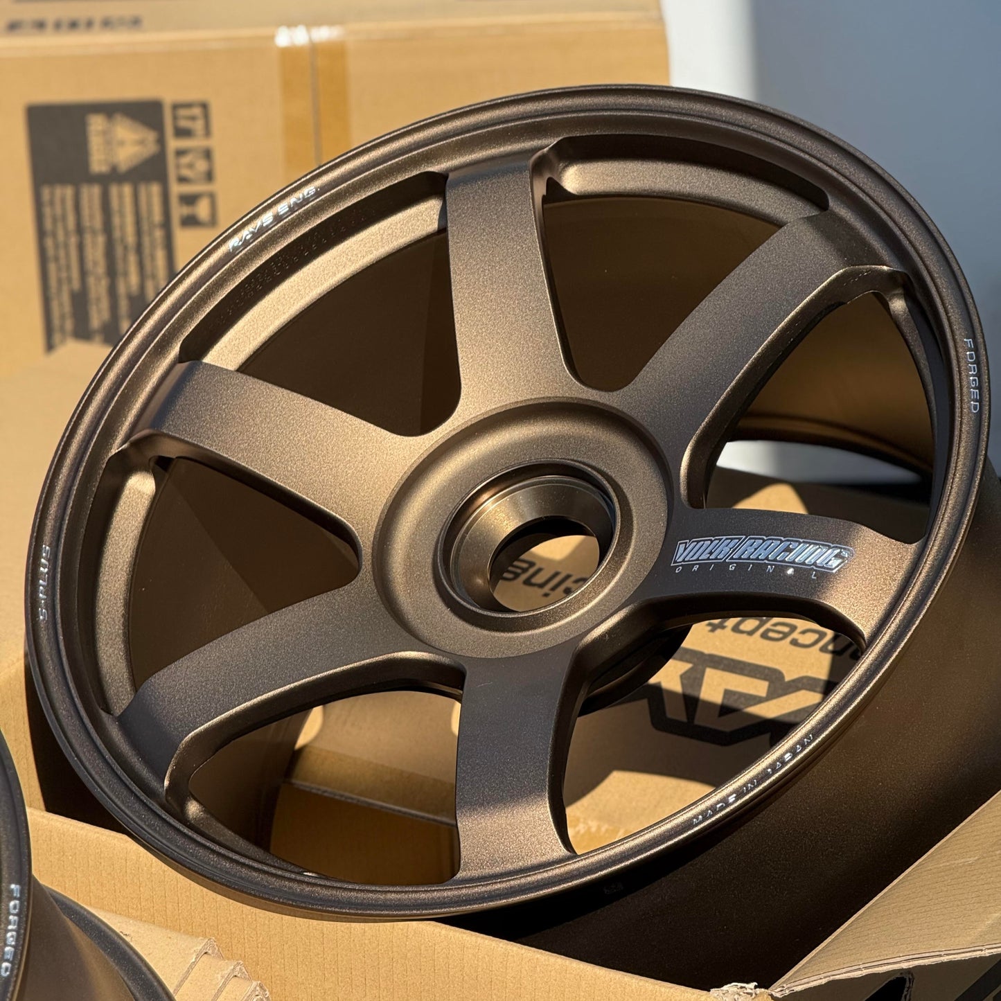 Volk Racing TE37 Saga S-Plus 20x9.5 +45, 20x12 +44 CL Bronze (SET)