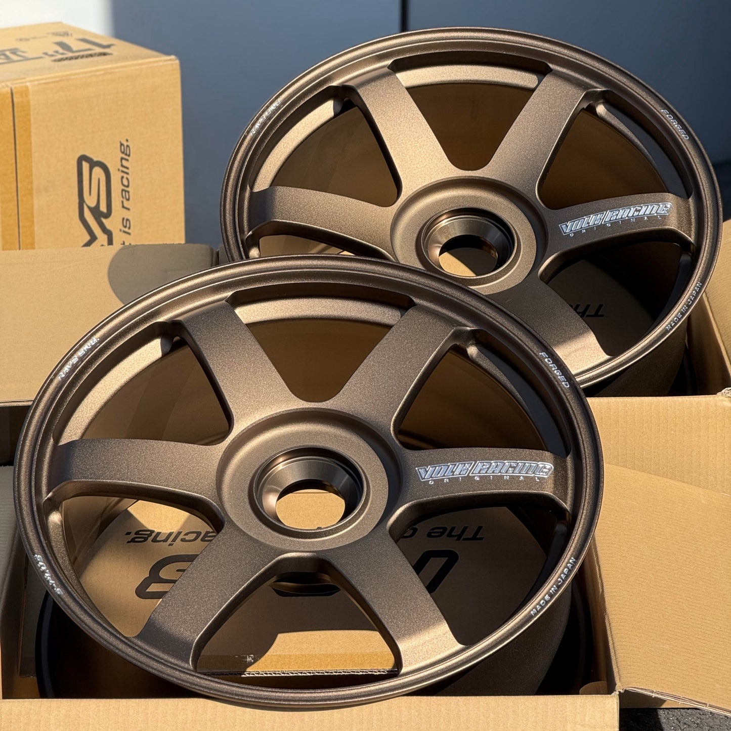 Volk Racing TE37 Saga S-Plus 20x9.5 +45, 20x12 +44 CL Bronze (SET)