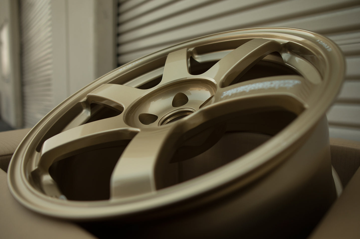 Volk Racing TE37 Saga 18x9.5 +38 5x114.3 Gold (SET)