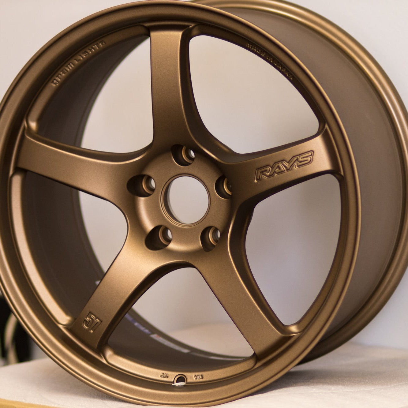 Gram Lights 57CR 18x9.5 +38 5x114.3 Bronze 2 (SET)