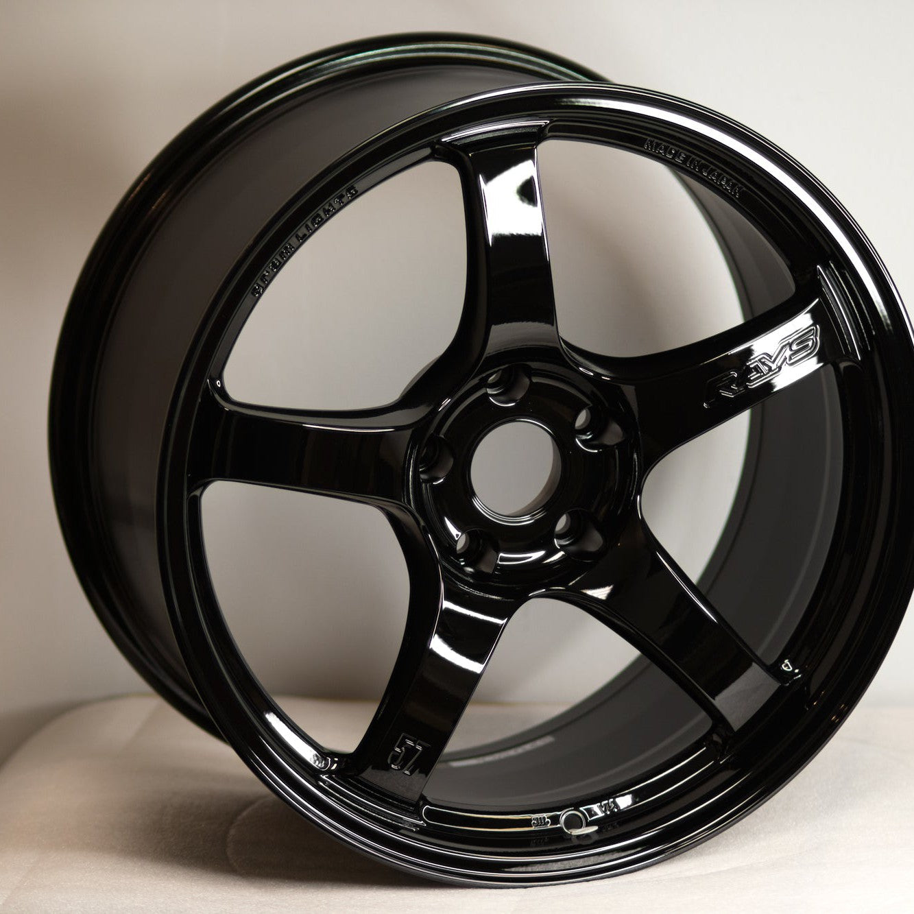 Gram Lights 57CR 18x9.5 +38 5x100 Glossy Black (SET)
