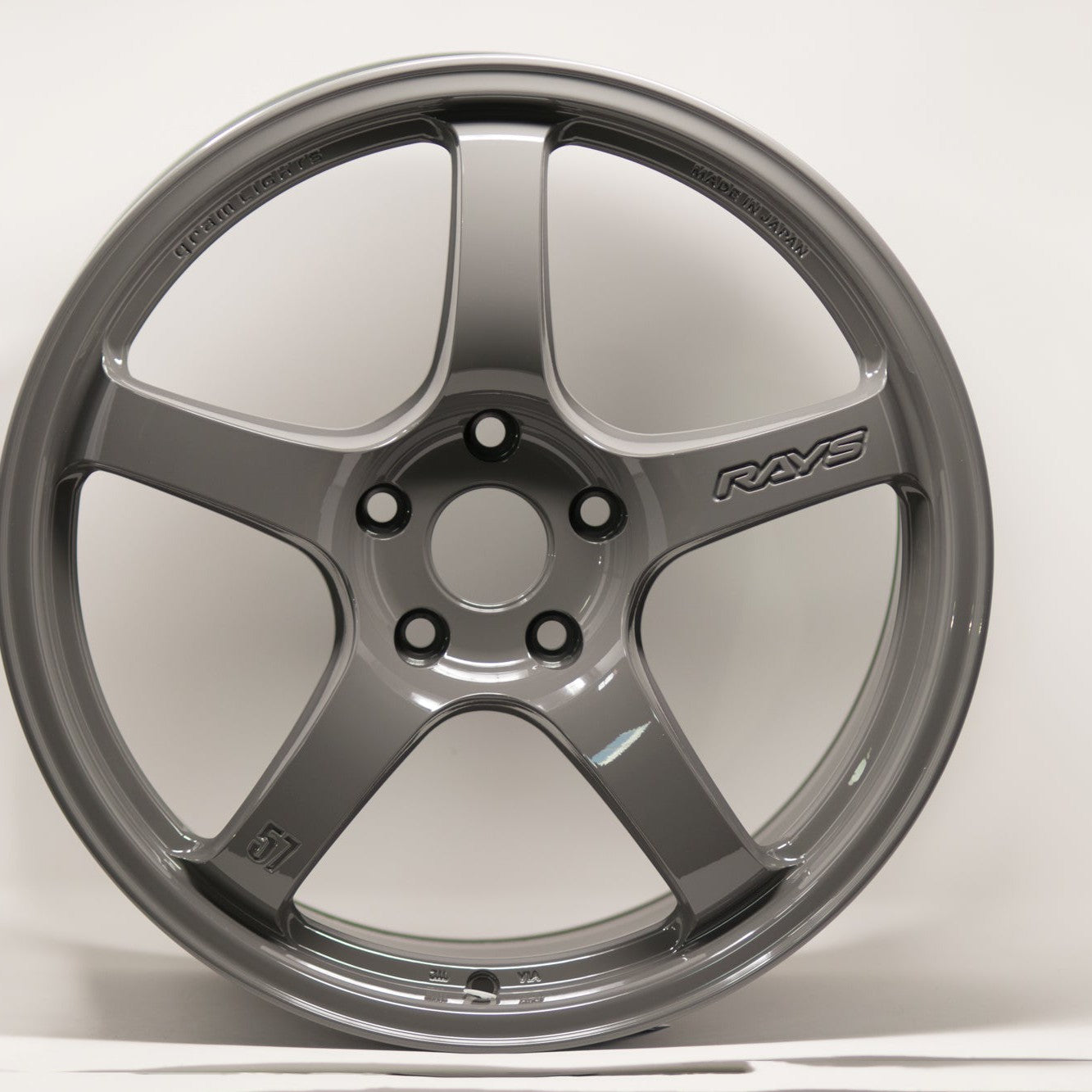 Gram Lights 57CR 18x9.5 +38 5x114.3 Glossy Gray (SET)