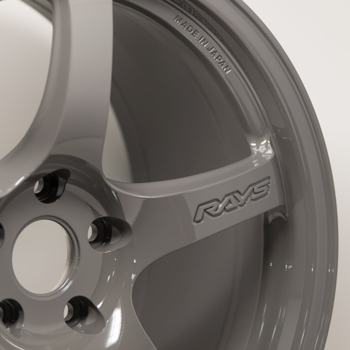 Gram Lights 57CR 18x9.5 +38 5x114.3 Glossy Gray (SET)