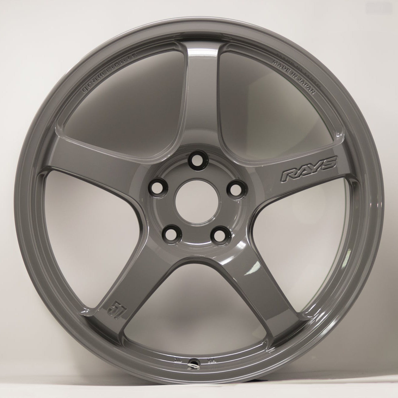 Gram Lights 57CR 18x9.5 +38 5x114.3 Glossy Gray (SET)
