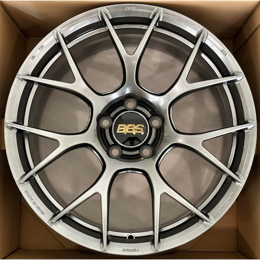 BBS RE-V7 18x9.5 +22 5x114.3 Diamond Black (SET)