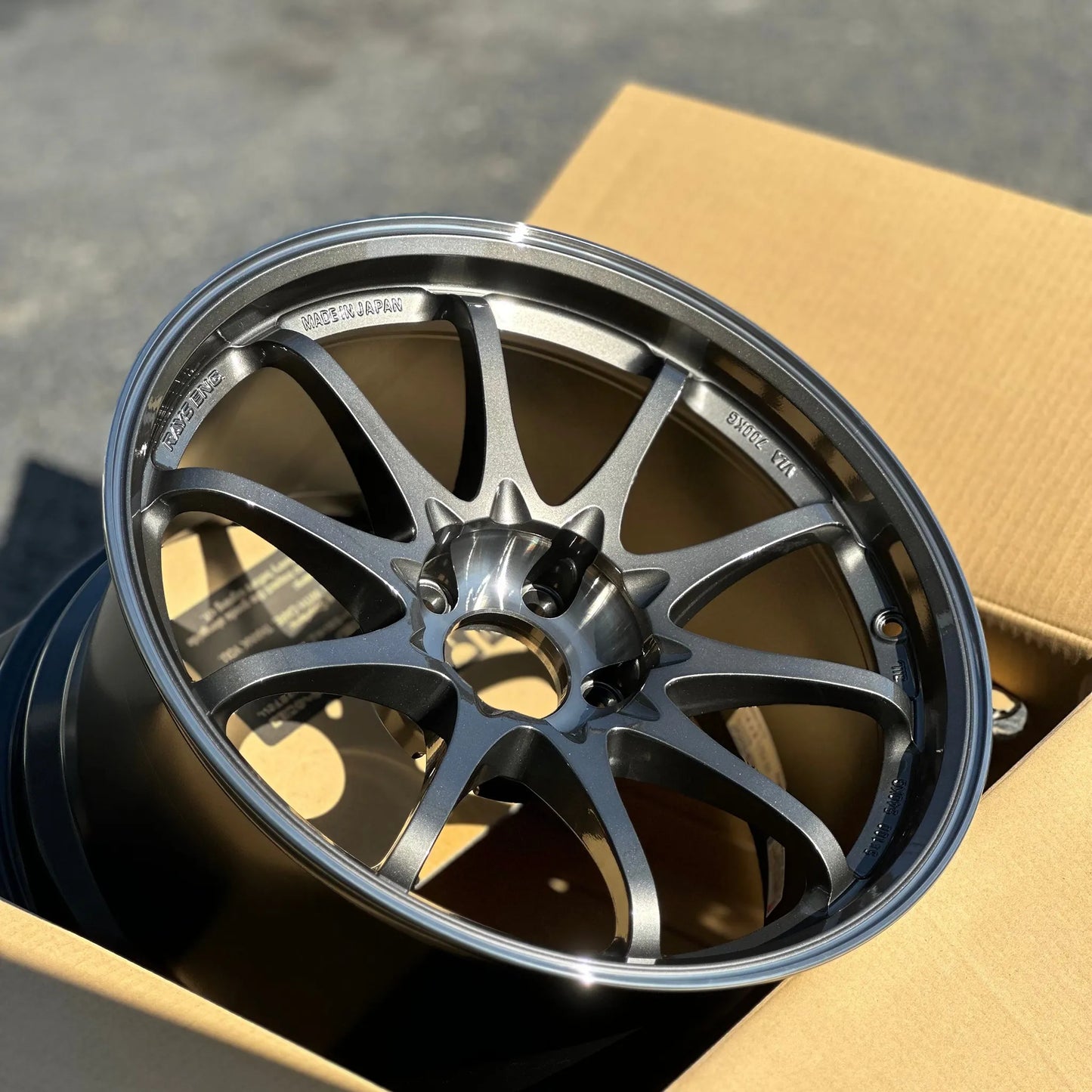 Volk Racing CE28SL 18x9.5 +22 5x114.3 Pressed Graphite (SET)