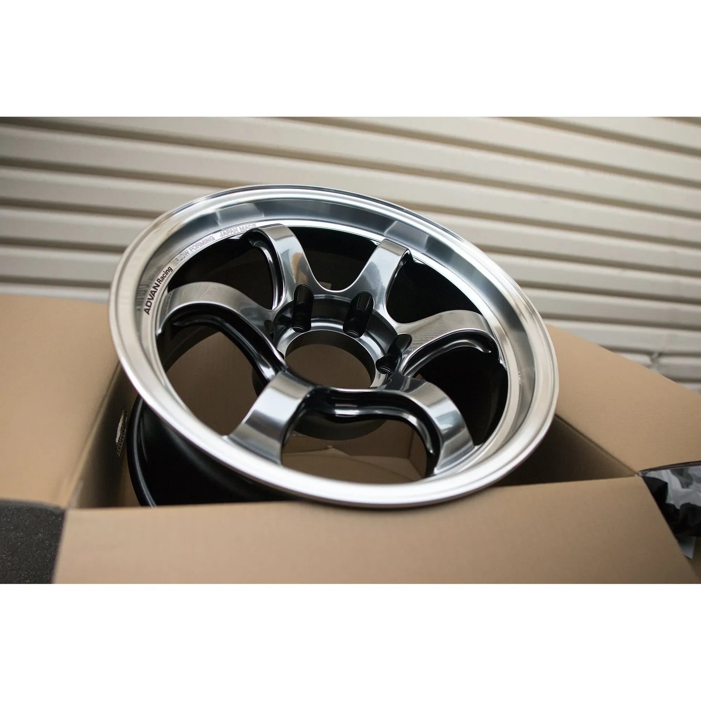 Advan RG-D2 17x8.5 -10 6x139.7 Machining & Racing Hyper Black (SET)