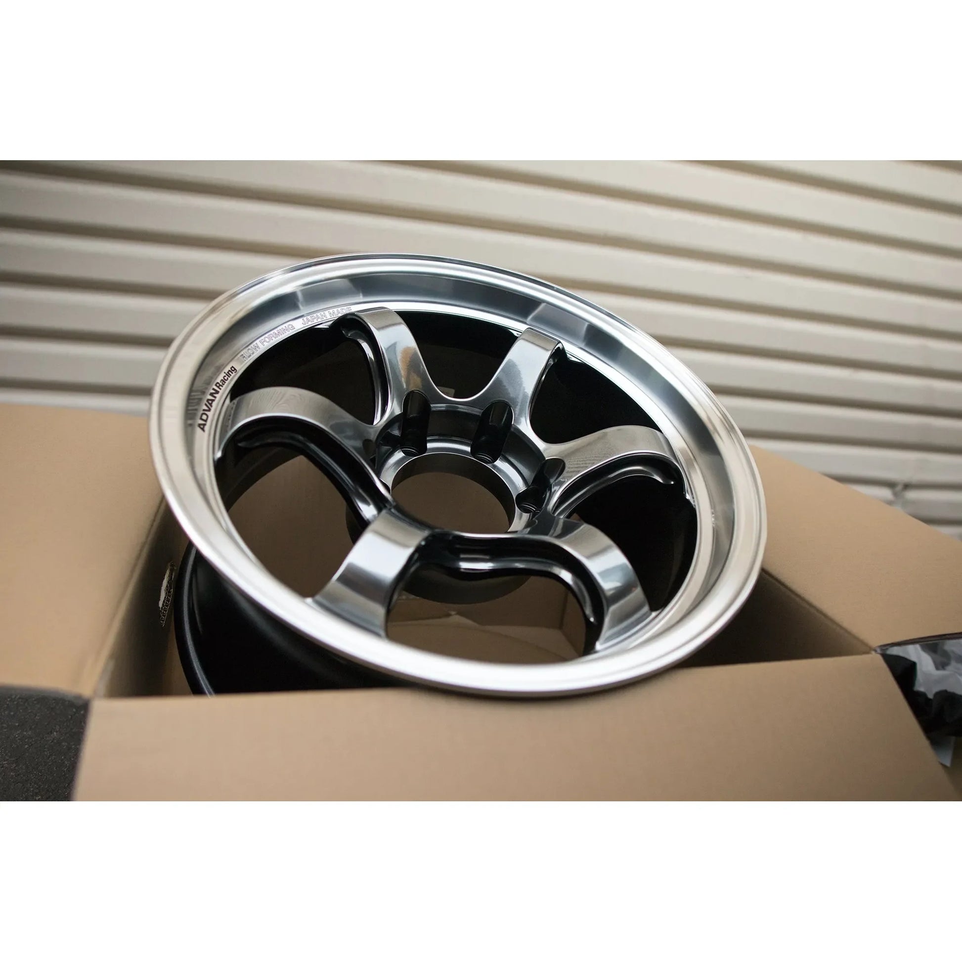 Advan RG-D2 17x8.5 -10 6x139.7 Machining & Racing Hyper Black (SET)