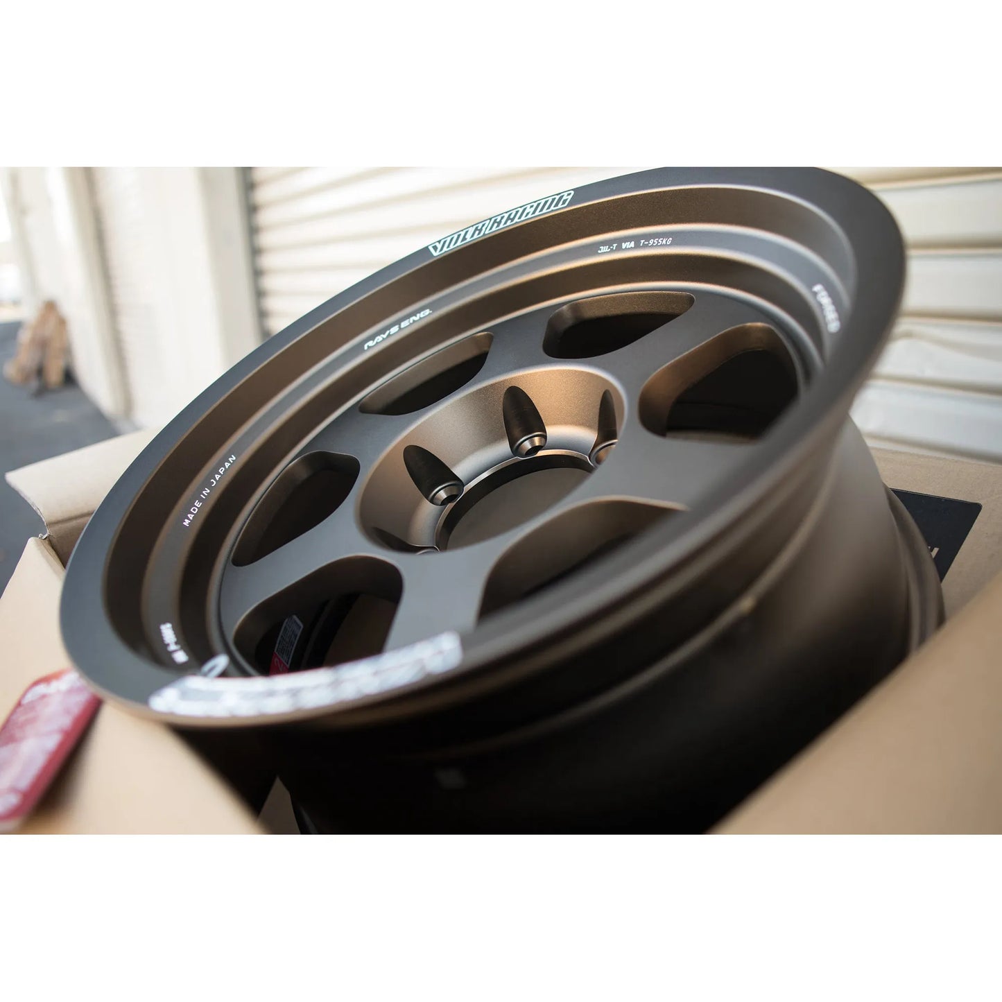 Volk Racing TE37XT M-Spec 17x8 -20, 6x139.7 Bronze (SET)