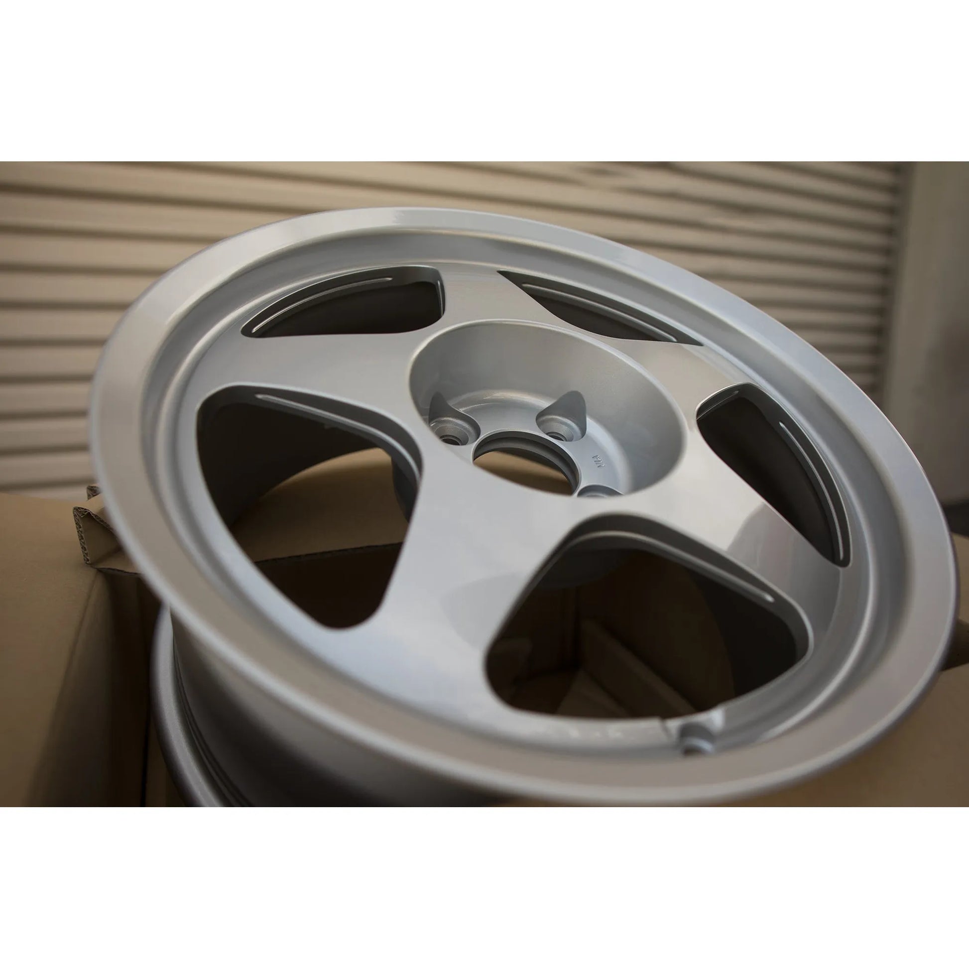 Desmond Regamaster EVO II 16x8 +35 4x100 Gloss Silver (SET)