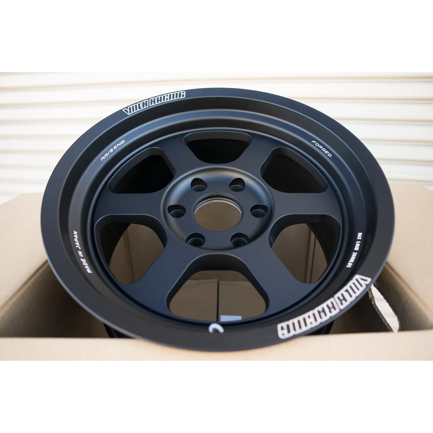 Volk Racing TE37XT M-Spec 18x9.5 +20, 6x135 Blast Black (SET)