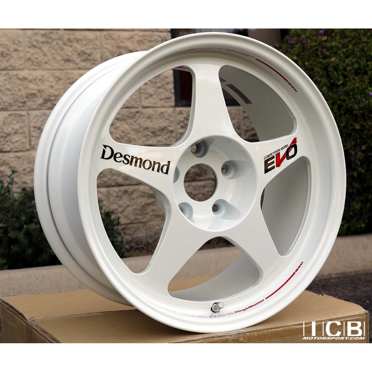 Desmond Regamaster EVO II 17x9.5 +50 5x114.3 Gloss White (SET)