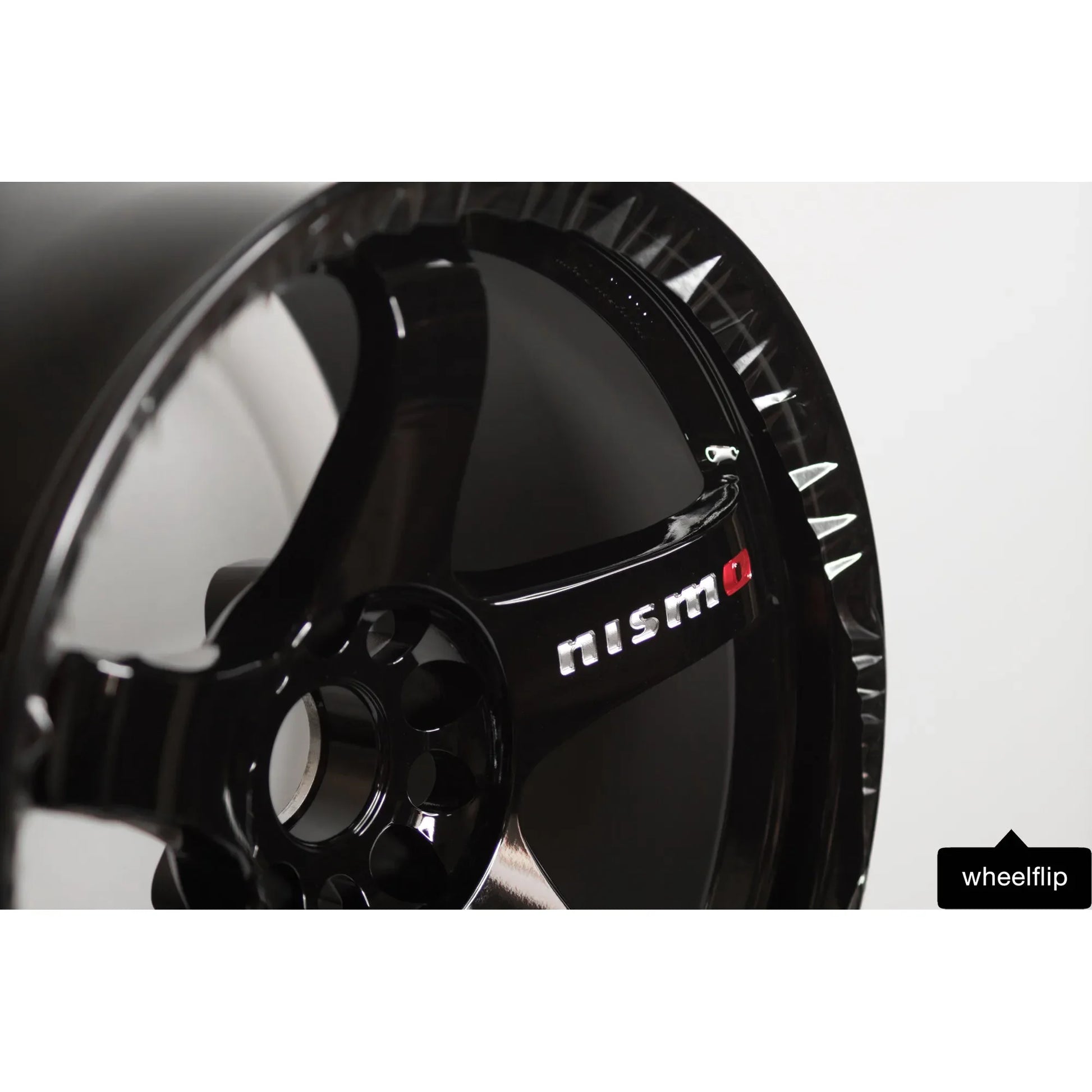 Nismo LMGT4 18x10.5 +15 5x114.3 Gloss Black - WheelFlip