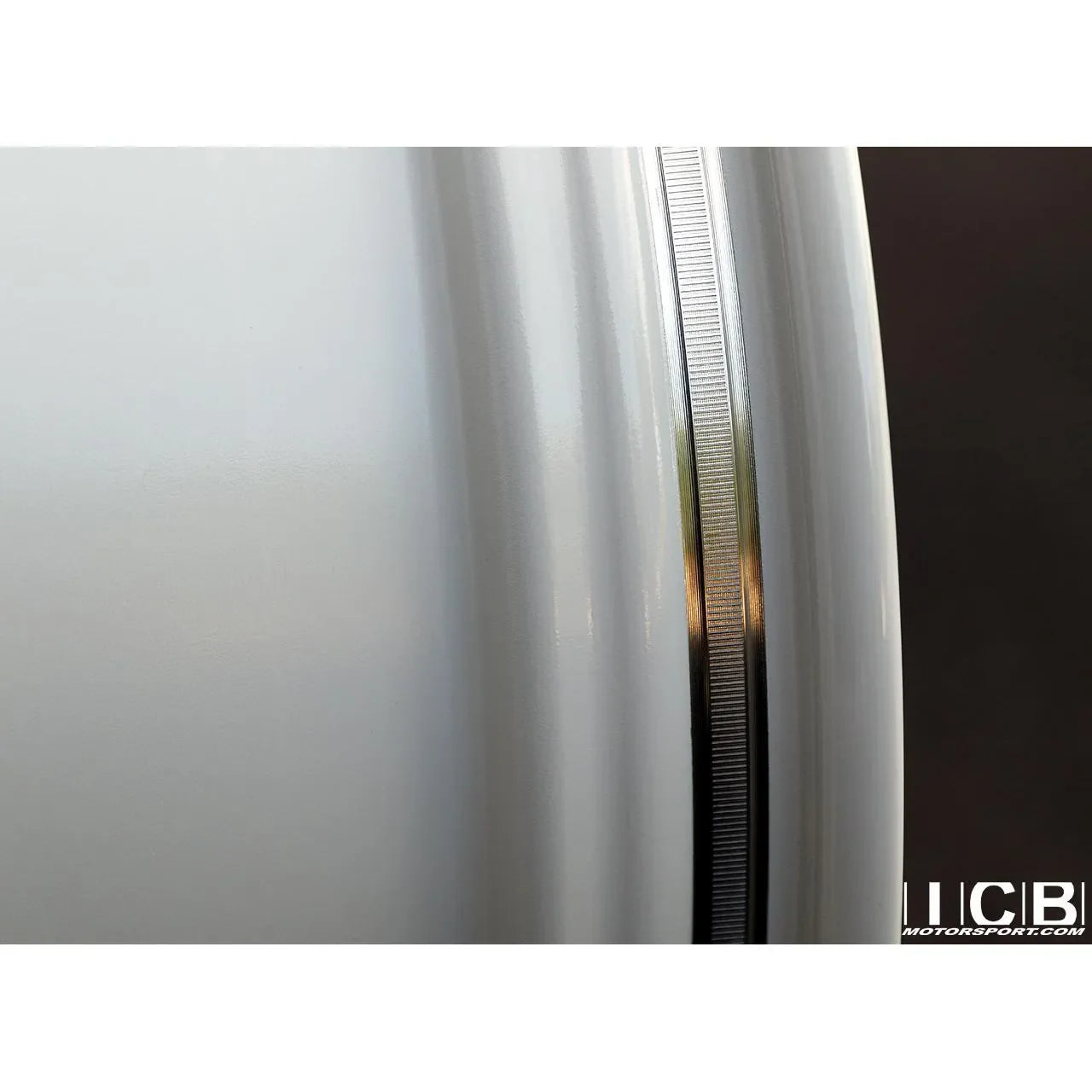 Desmond Regamaster EVO II 17x9.5 +45 5x114.3 Gloss White (SET)