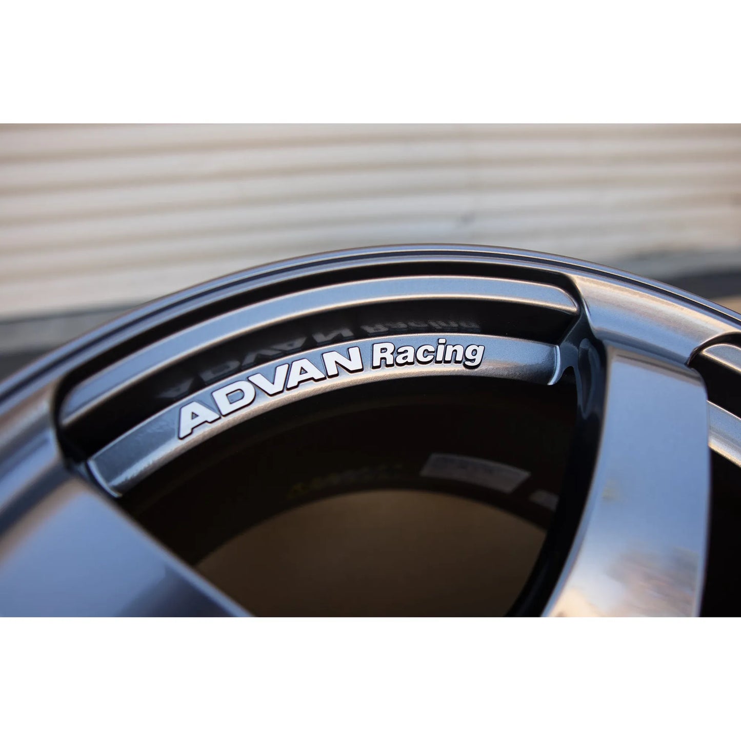 Advan TC4 18x9.5 +35 5x114.3 Racing Gunmetallic & Ring (SET)