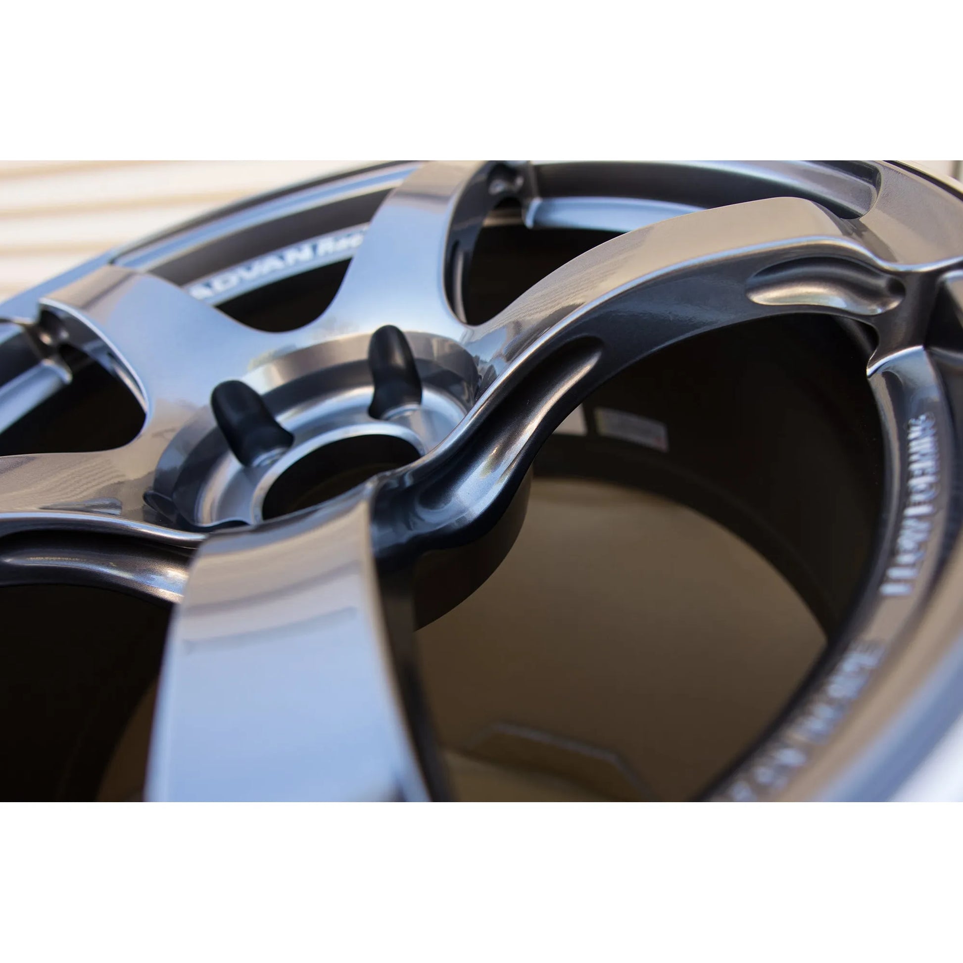 Advan TC4 18x9.5 +35 5x114.3 Racing Gunmetallic & Ring (SET)
