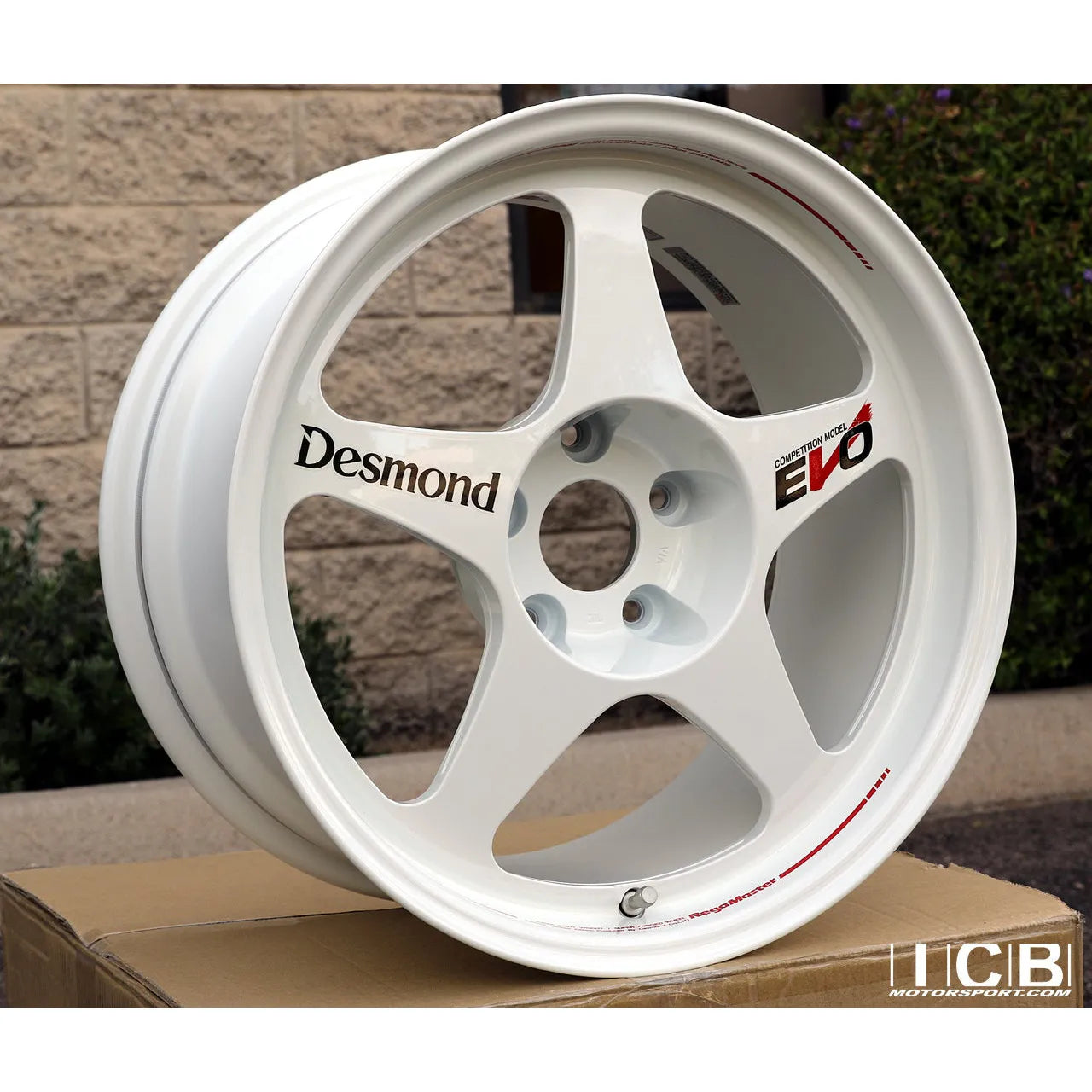 Desmond Regamaster EVO II 17x9.5 +12 5x114.3 Gloss White (SET)