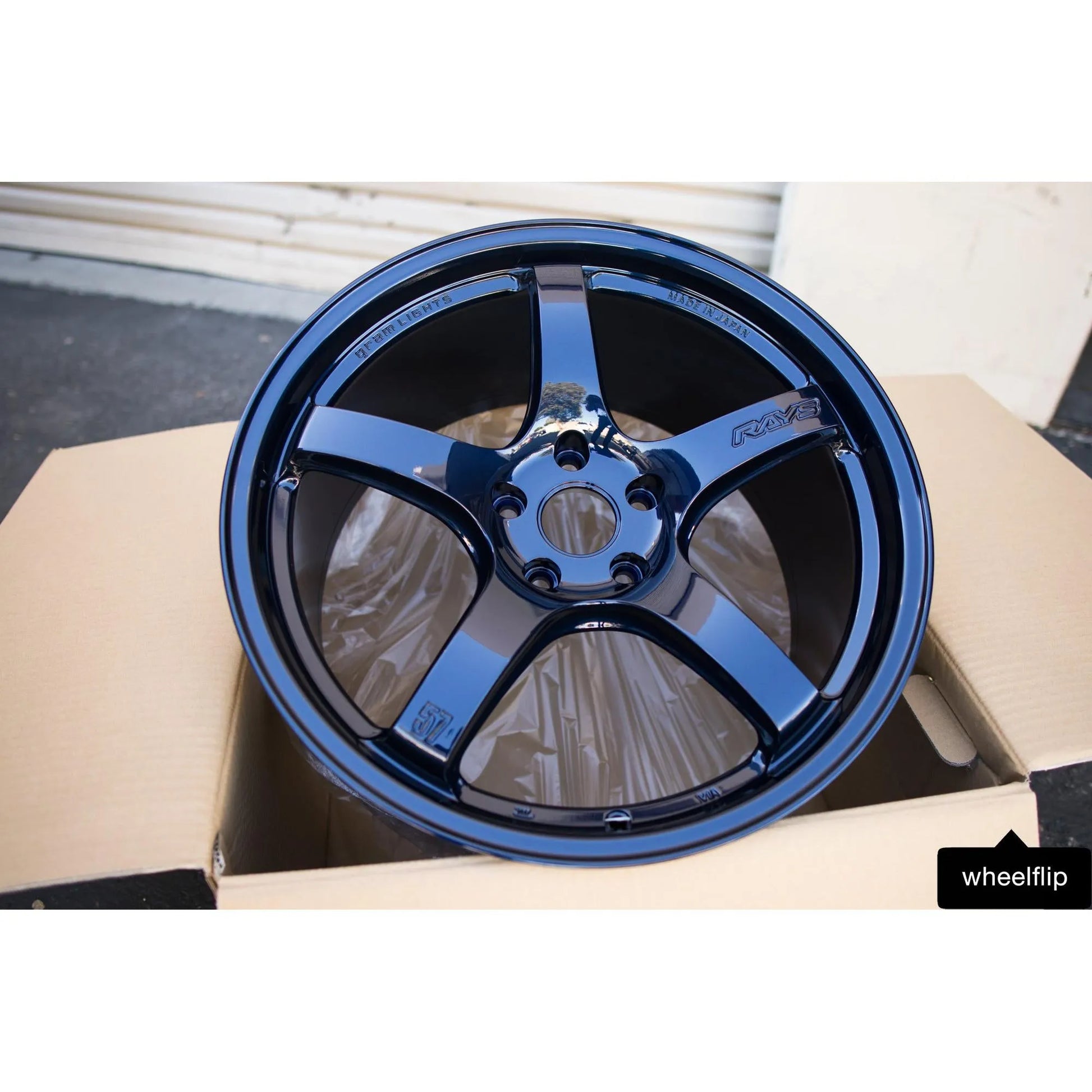 Gram Lights 57CR 19x9.5 +45 5x114.3 Eternal Blue Pearl (SET)