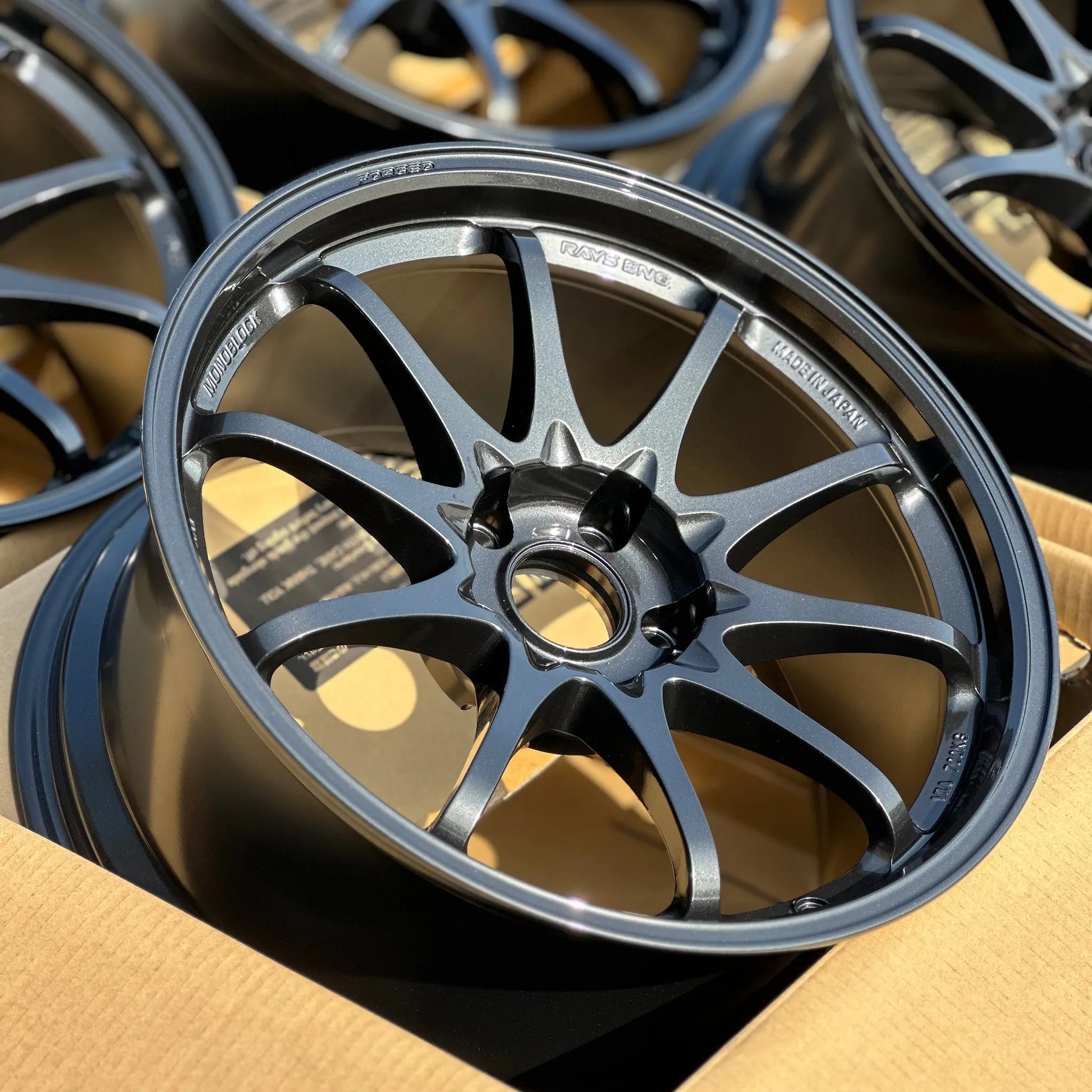 Volk Racing CE28 Club Racer II Black Edition 18x9.5 +22 5x114.3 Diamond Dark Gunmetal (SET)