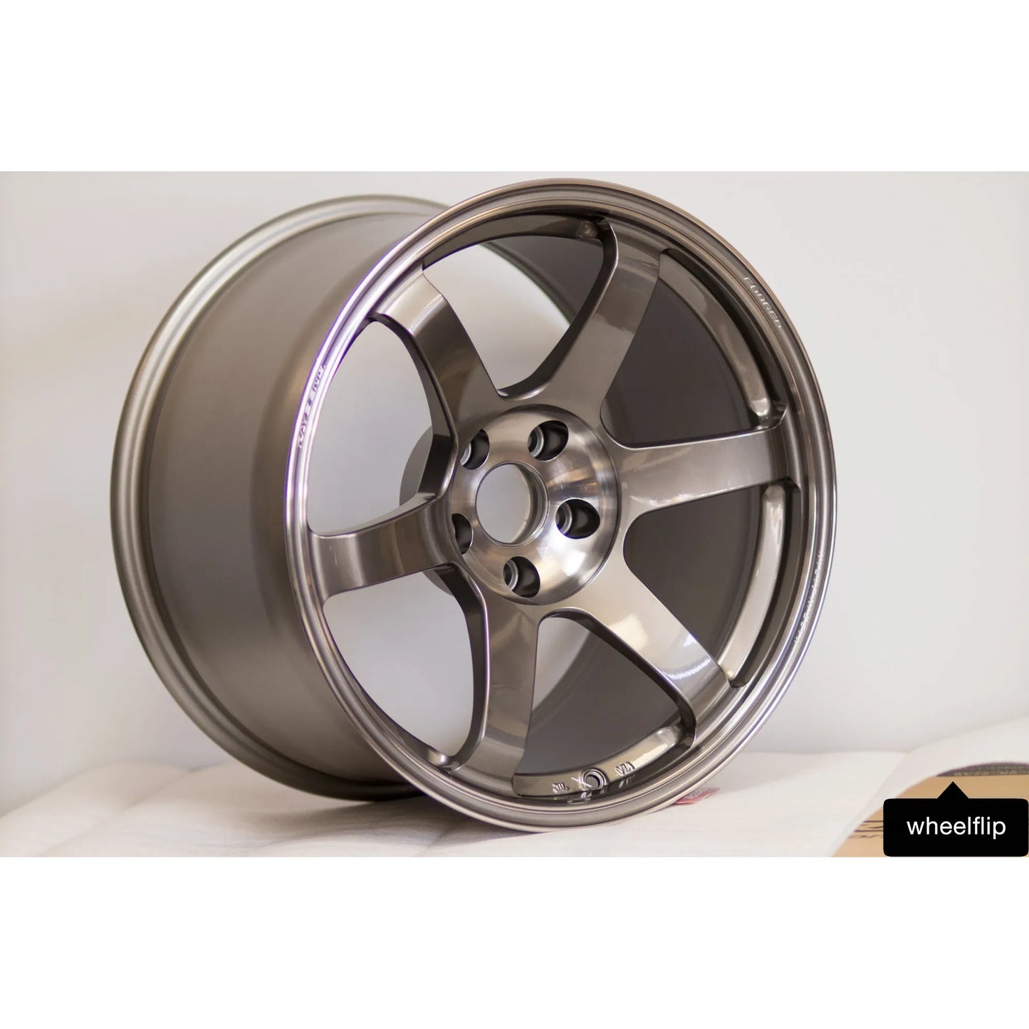 Volk Racing TE37 Saga SL 18x10.5 +22 5x114.3 Pressed Graphite (SET)
