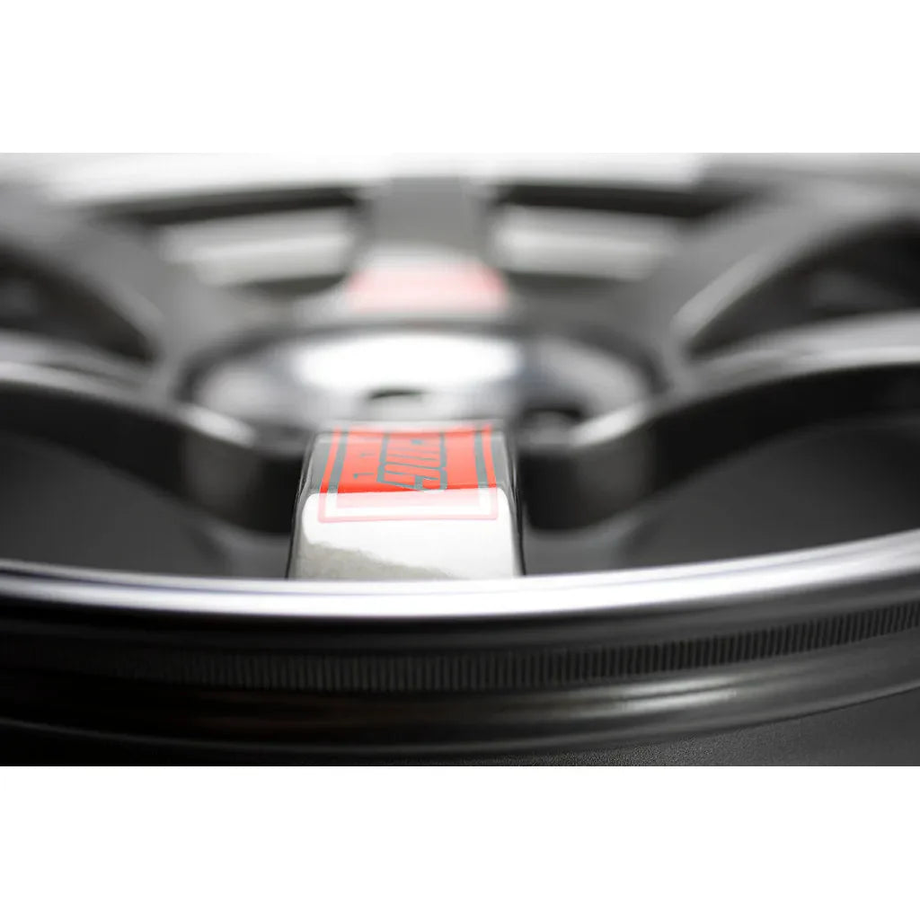 Volk Racing TE37 Saga SL 18x10.5 +15 5x114.3 Pressed Graphite (SET)