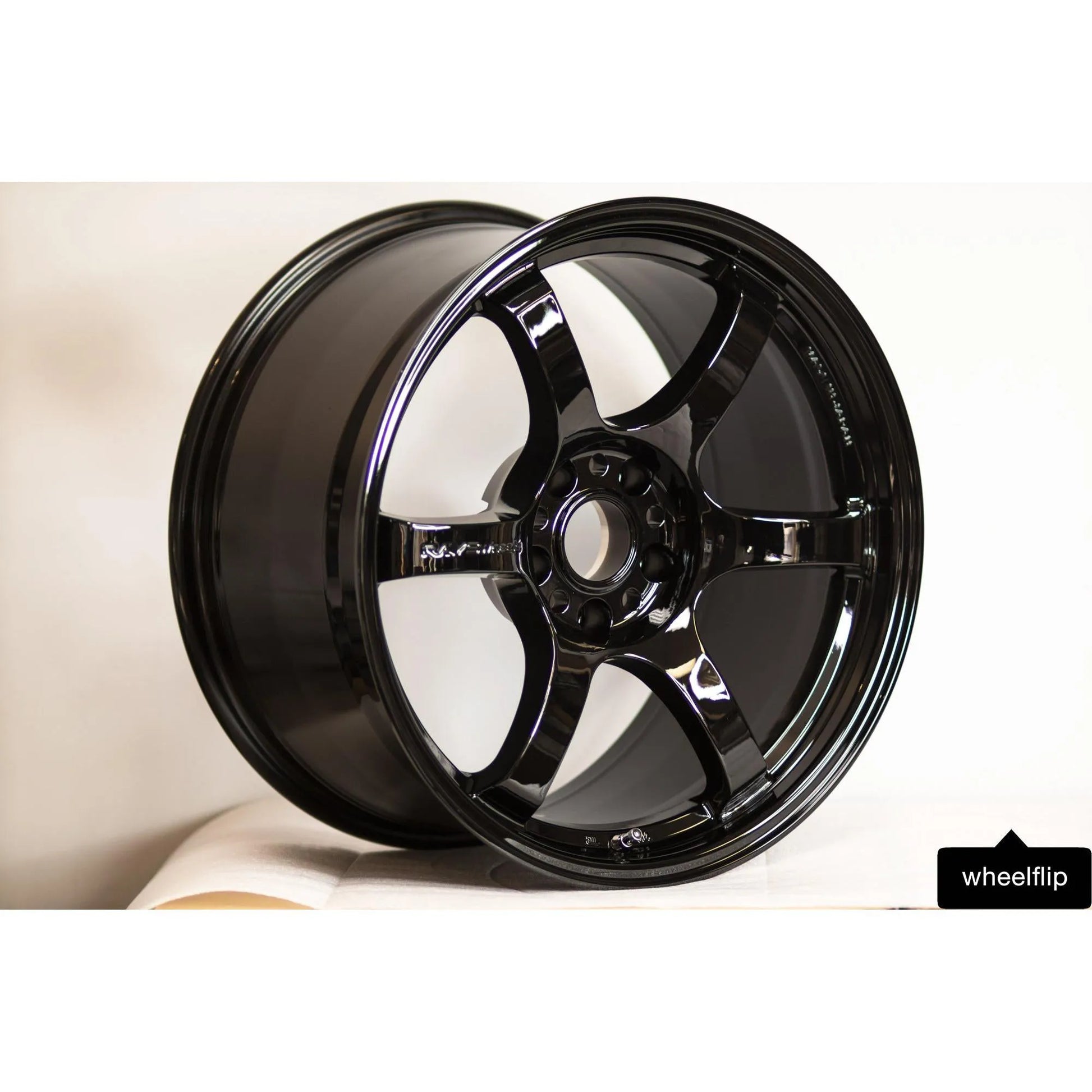 Gram Lights 57DR 18x9.5 +12 5x114.3 Glossy Black (SET)