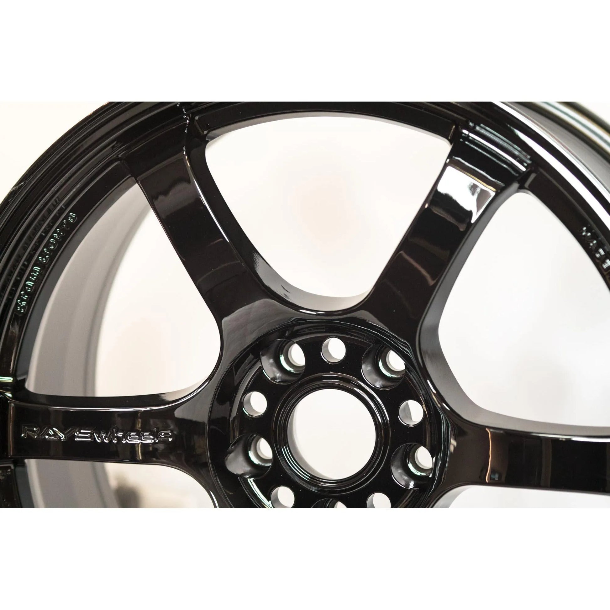 Gram Lights 57DR 18x9.5 +12 5x114.3 Glossy Black (SET)