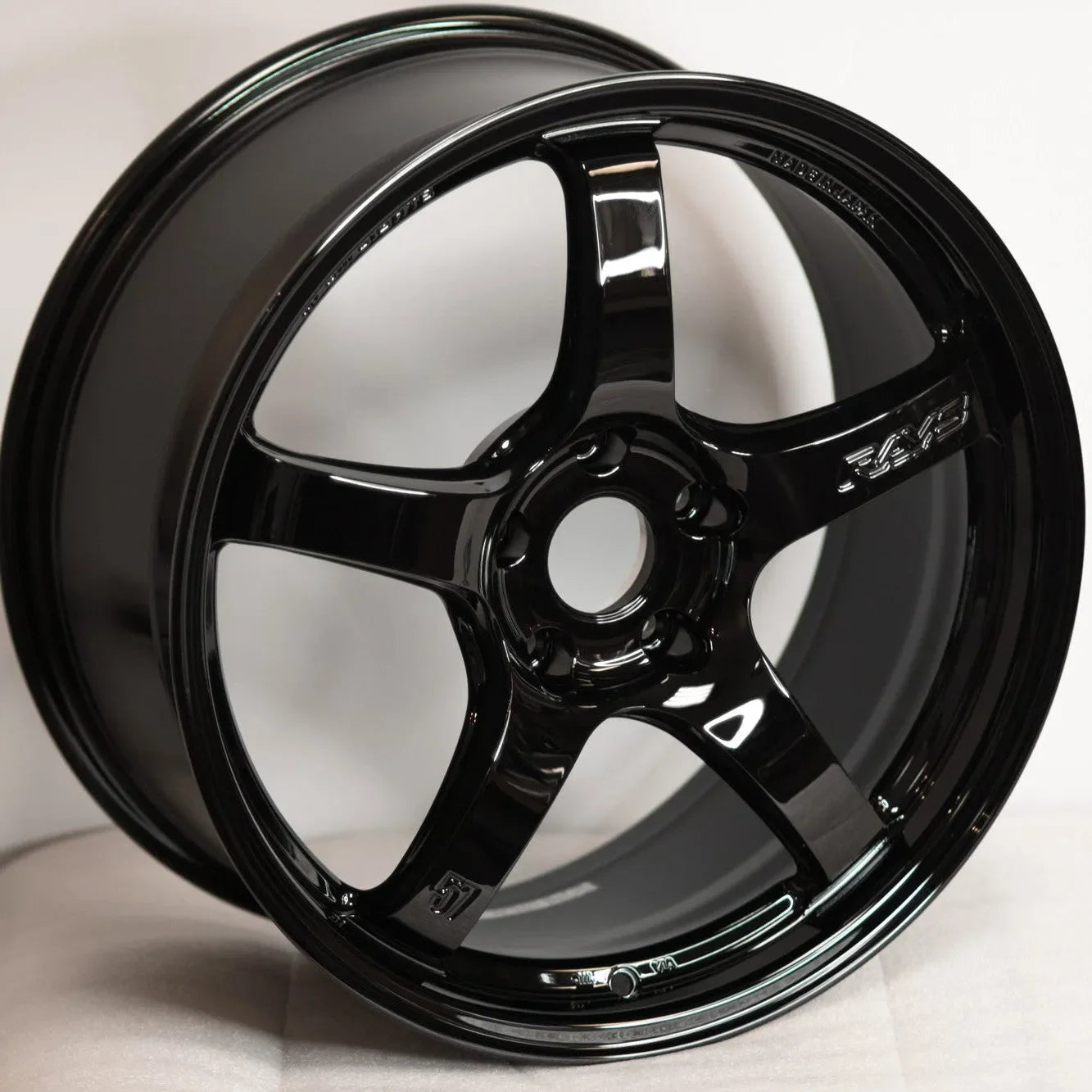 Gram Lights 57CR 18x8.5 +37 5x114.3 Glossy Black (SET)