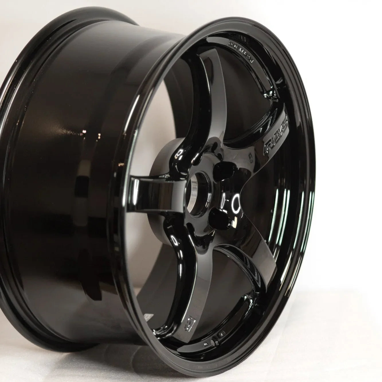 Gram Lights 57CR 18x8.5 +37 5x114.3 Glossy Black (SET)