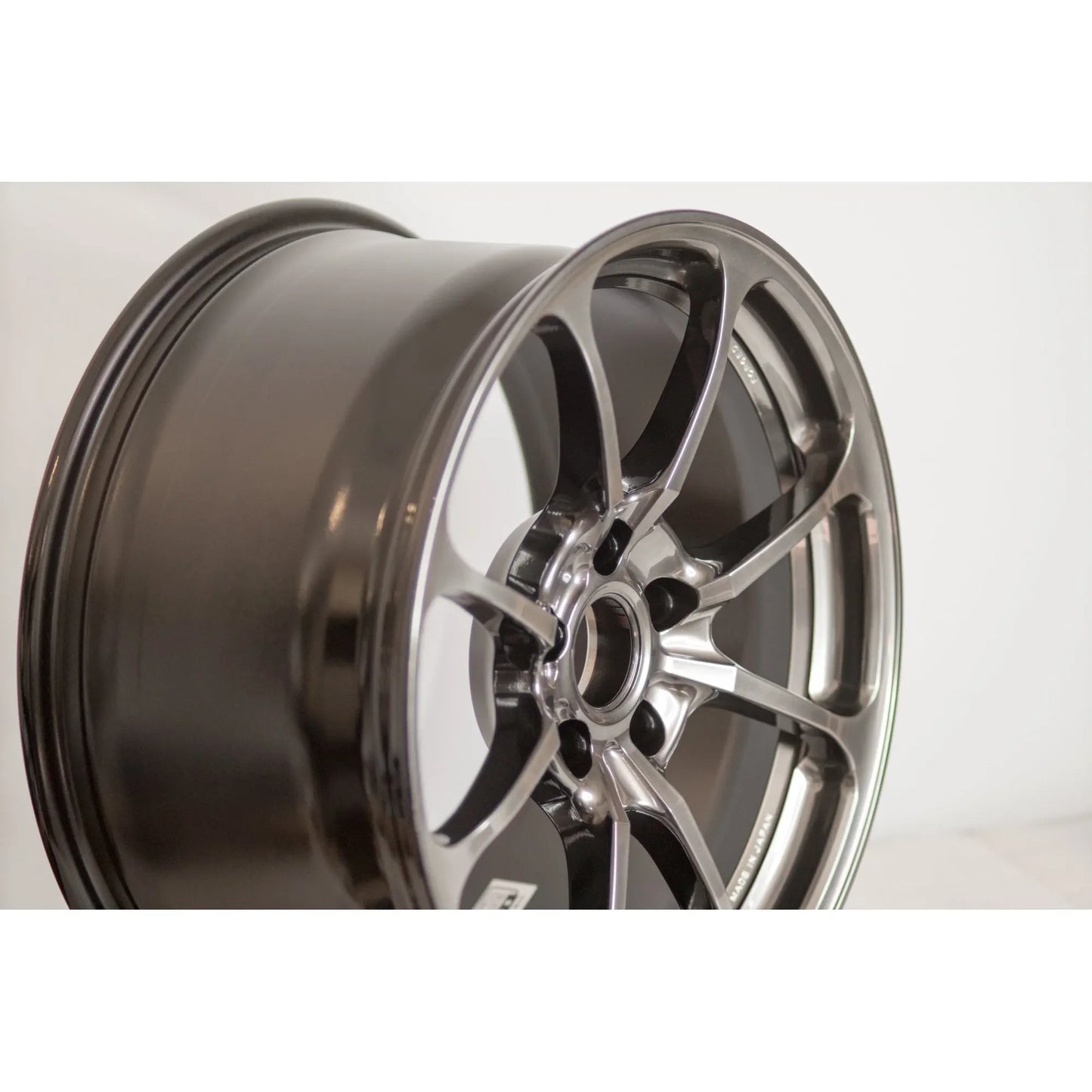 Volk Racing NE24 18x9.5 +38 5x114.3 Shining Black Metal (SET)