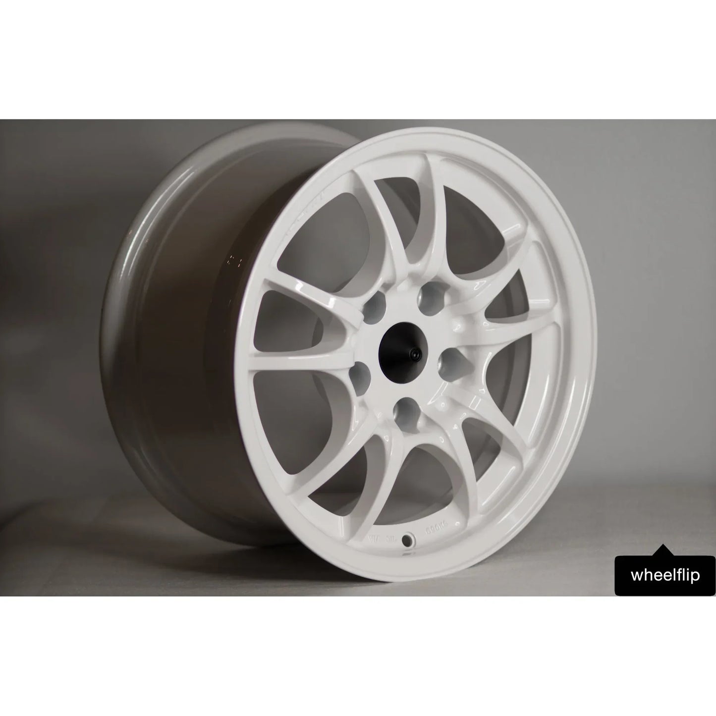 Mugen MC10L 15x8 +32 5x114.3 White (SET)