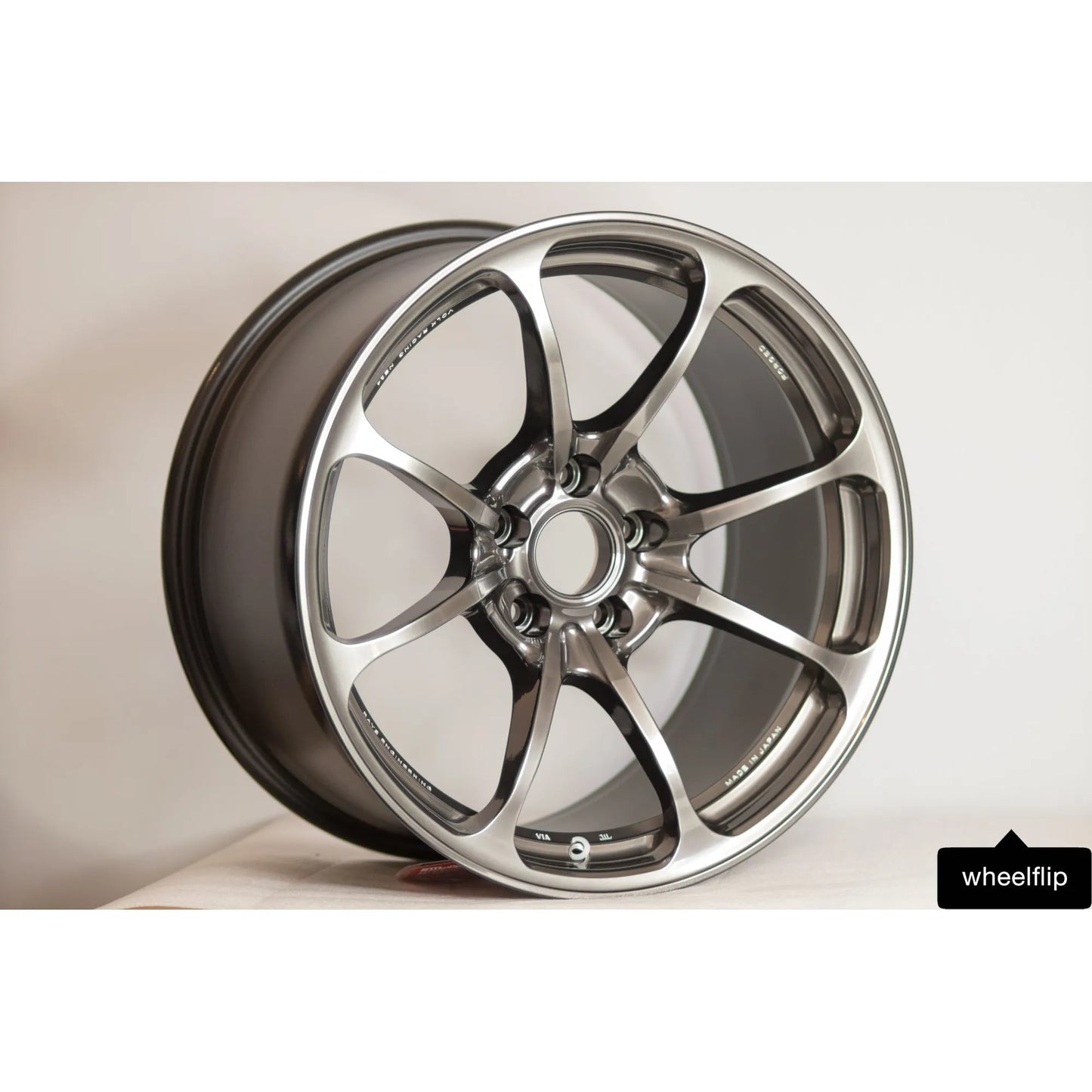 Volk Racing NE24 18x10 +33 5x114 Shining Black Metal (SET)