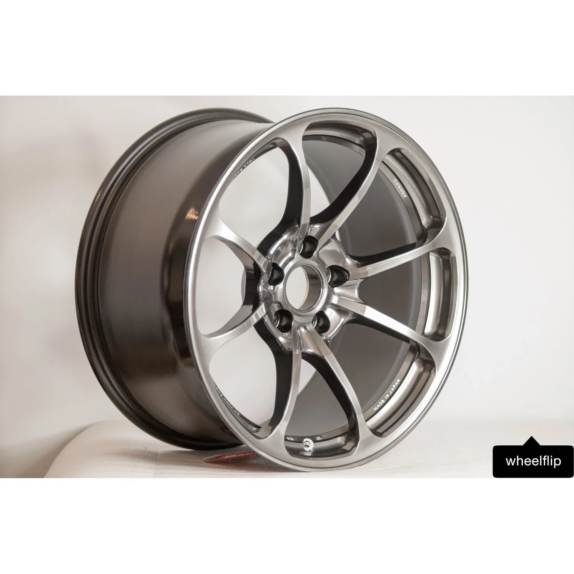 Volk Racing NE24 18x10 +33 5x114 Shining Black Metal (SET)