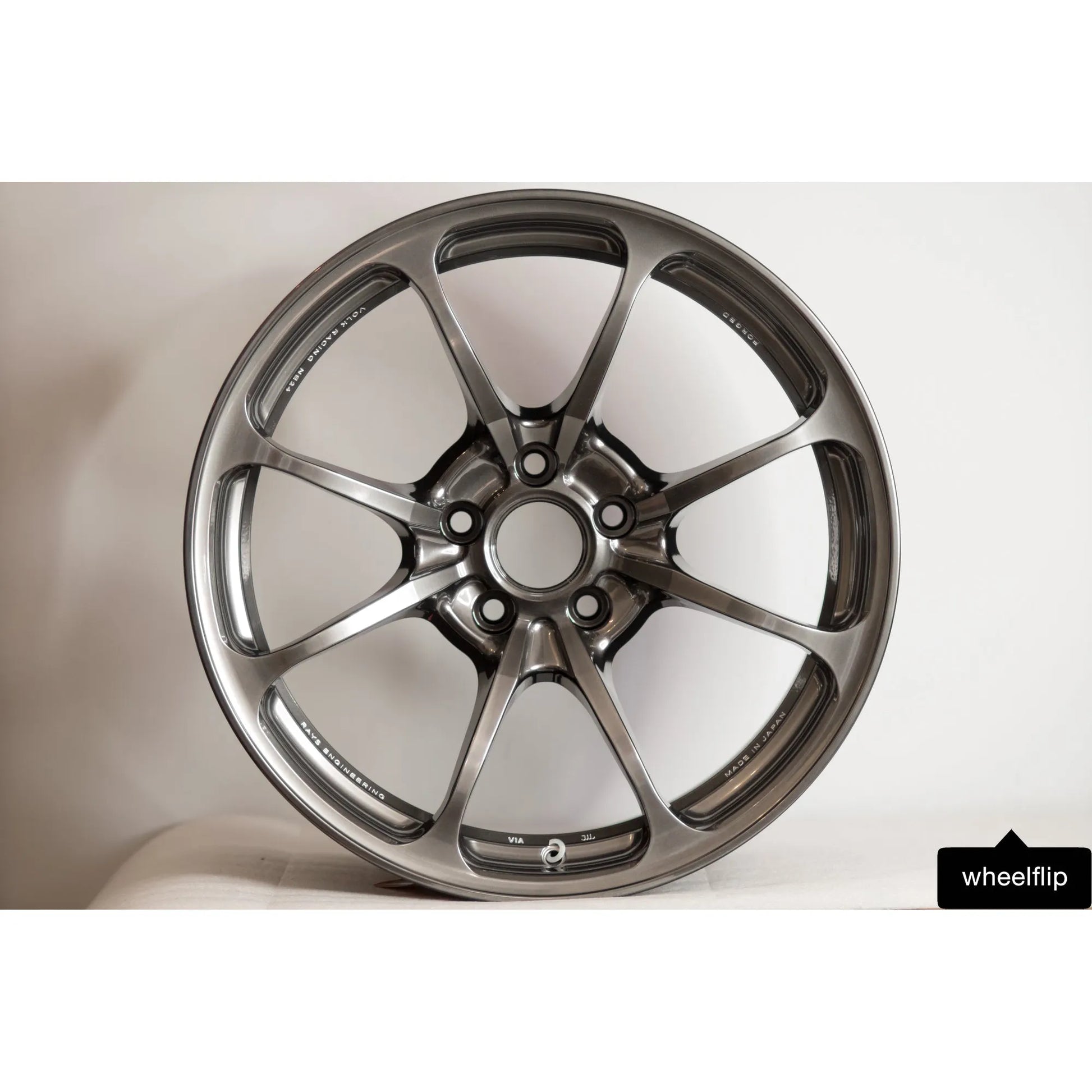 Volk Racing NE24 18x10 +33 5x114 Shining Black Metal (SET)