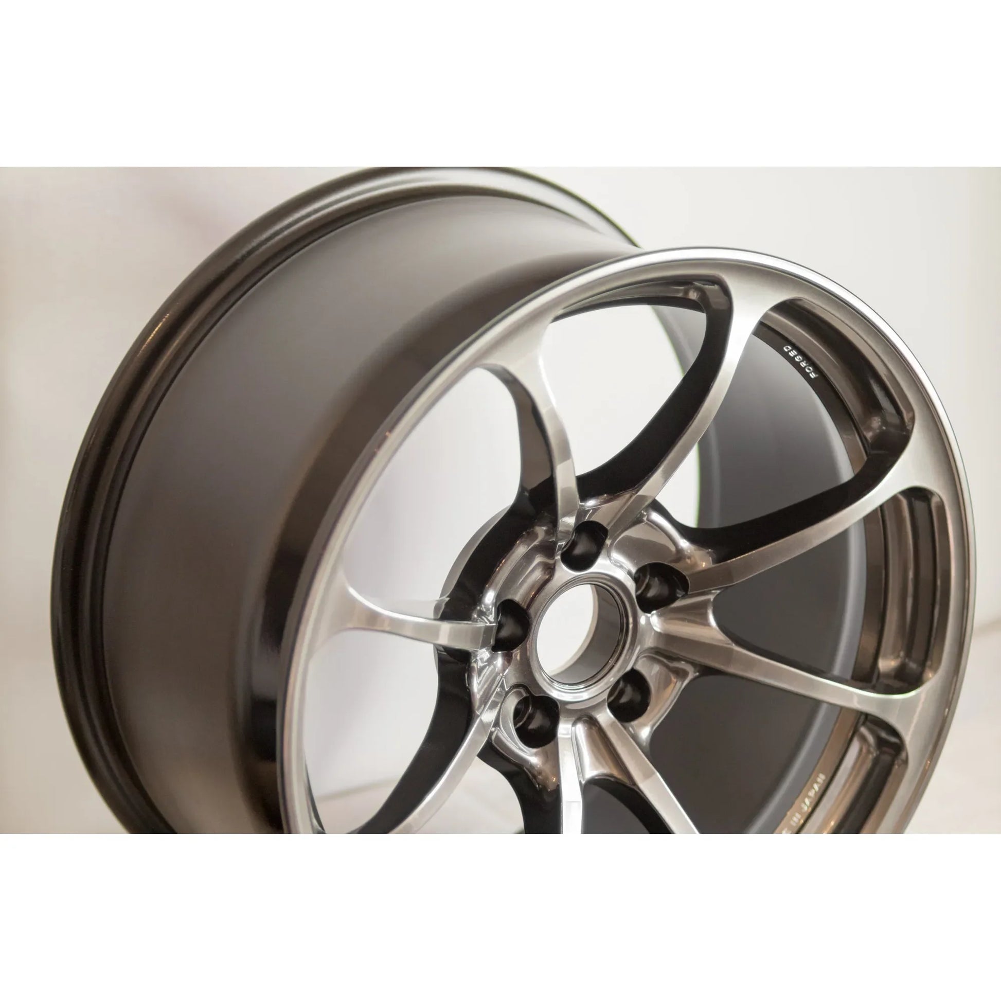 Volk Racing NE24 18x10 +33 5x114 Shining Black Metal (SET)