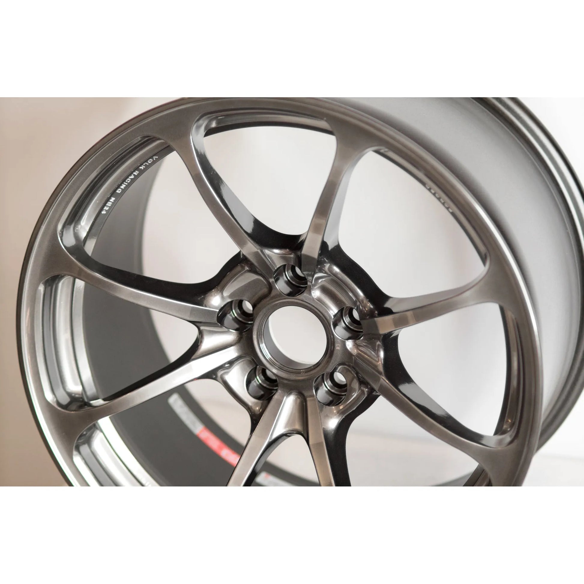 Volk Racing NE24 18x10 +33 5x114 Shining Black Metal (SET)