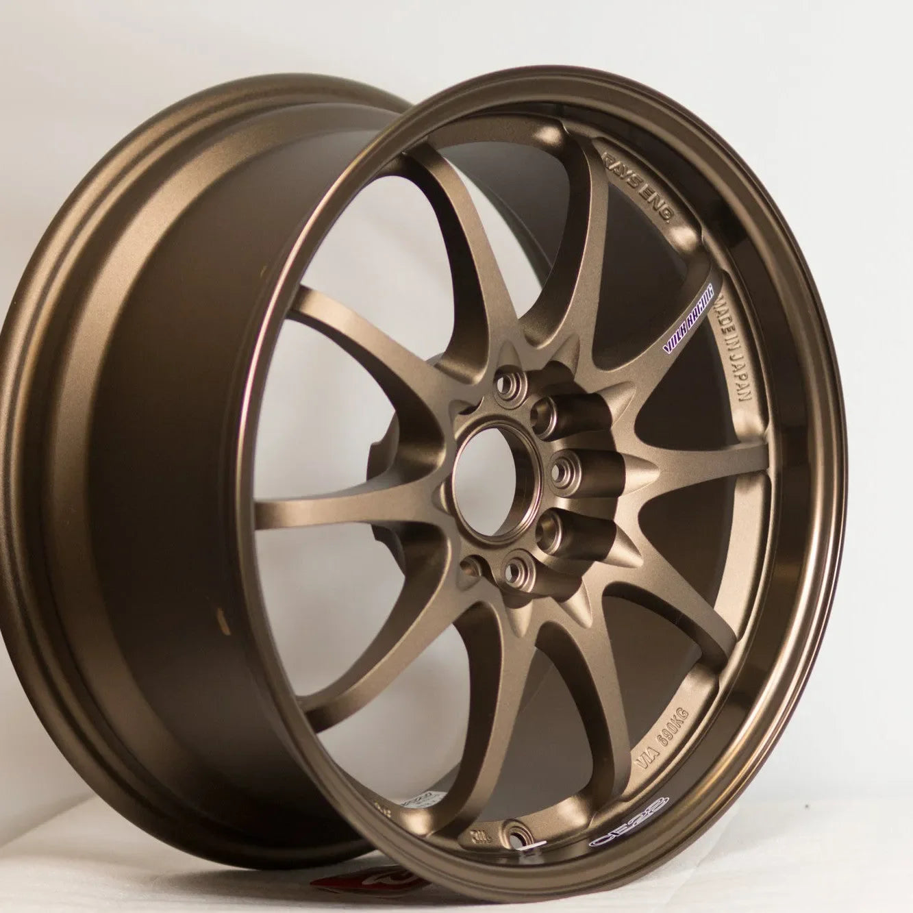 Volk Racing CE28N 17x8 +33 5x114.3 Bronze (SET)