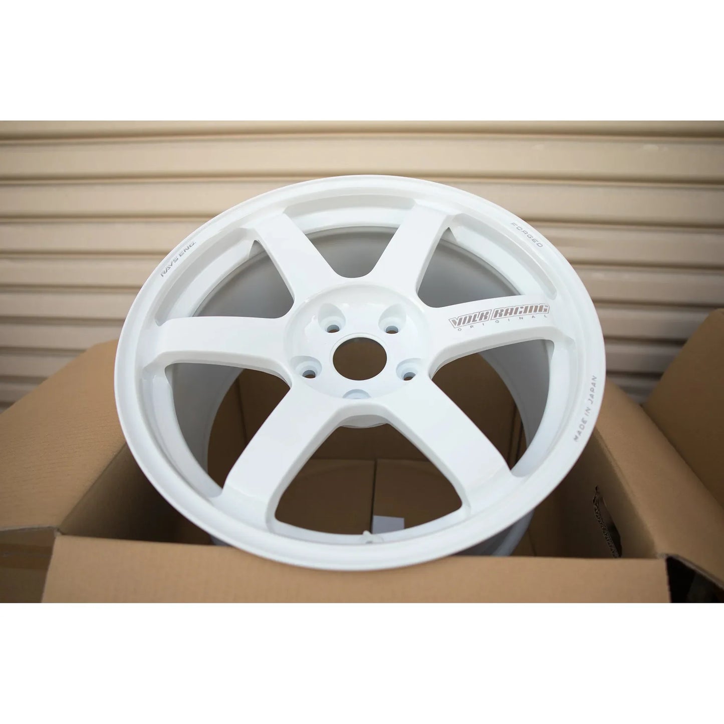 Volk Racing TE37 Saga S-Plus 18x9.5 +45 5x120 Dash White (SET)