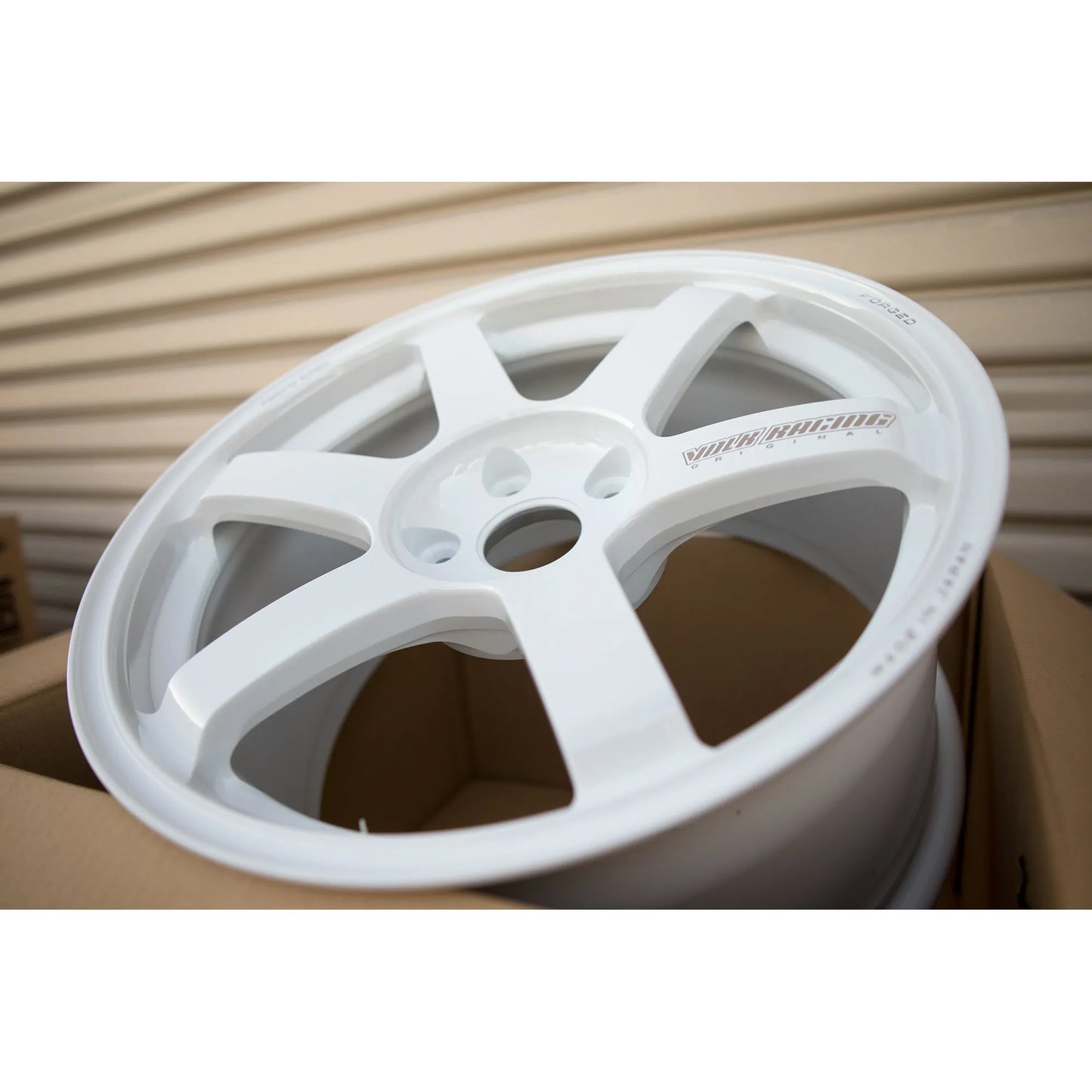Volk Racing TE37 Saga S-Plus 18x9.5 +45 5x120 Dash White (SET)