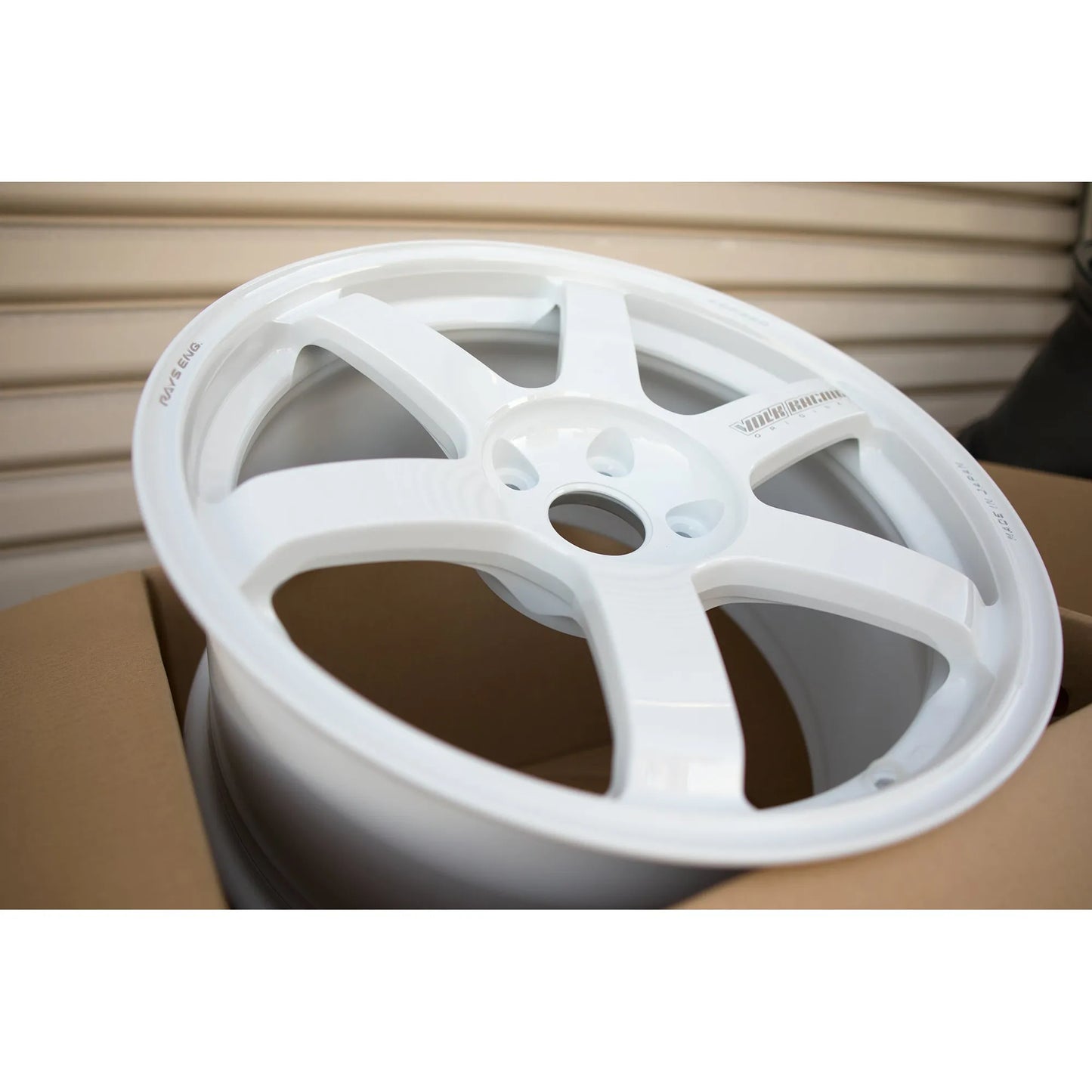 Volk Racing TE37 Saga S-Plus 18x9.5 +45 5x120 Dash White (SET)