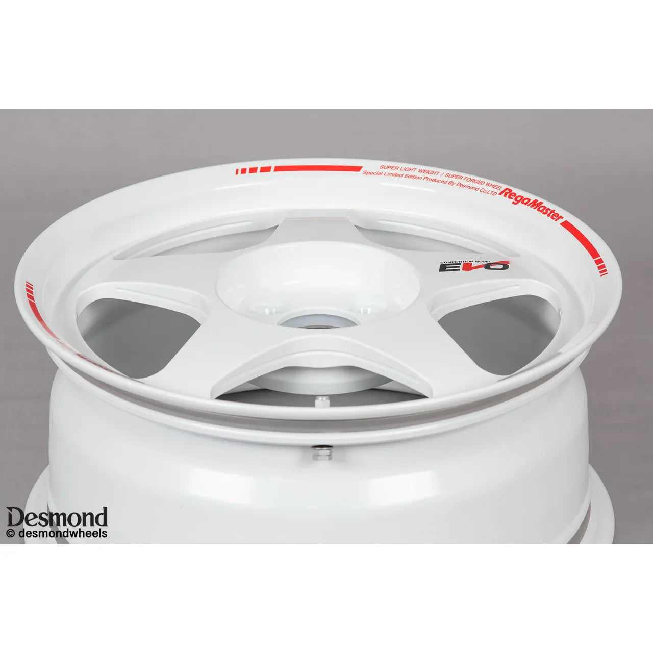 Desmond Regamaster EVO II 16x8 +35 4x100 Gloss White (SET)