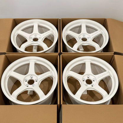 Advan GT Beyond 18x9.5 +45 5x100 Racing White (SET)