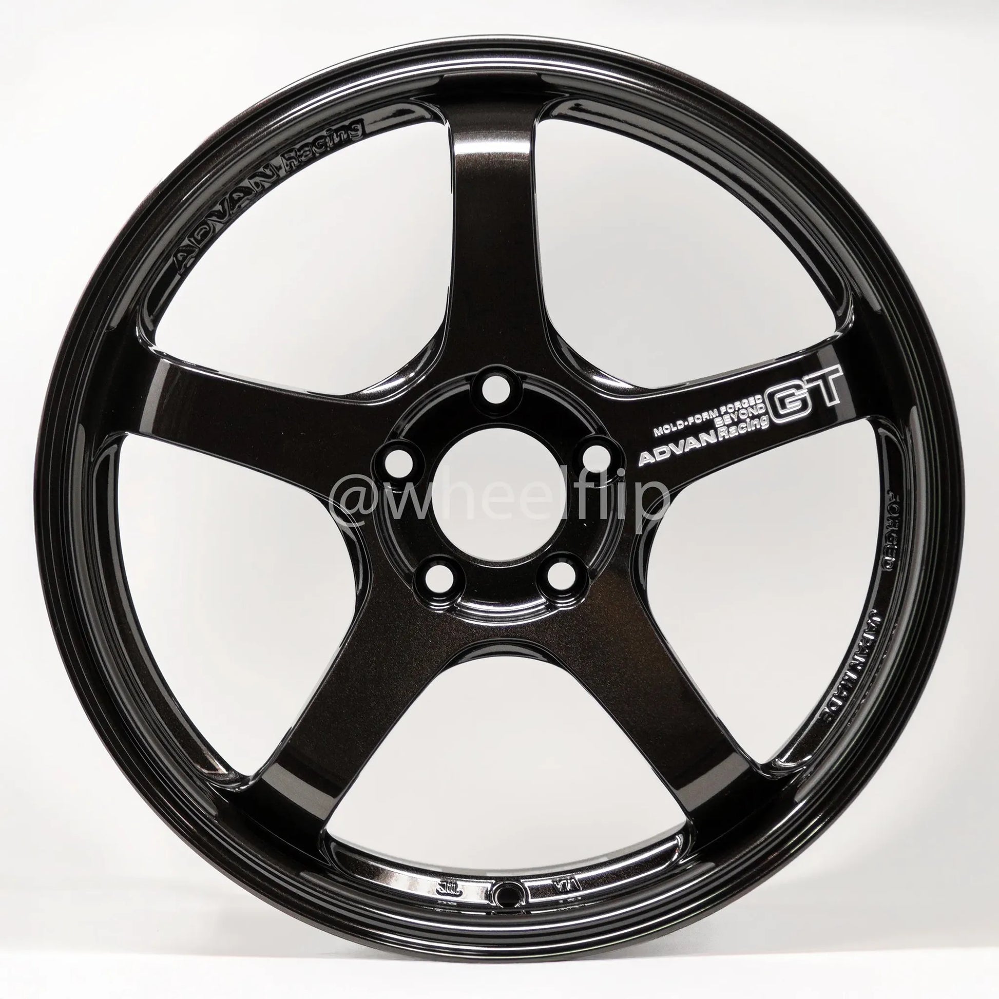 Advan GT Beyond 18x9.5 +38 5x114.3 Titanium Black (SET)