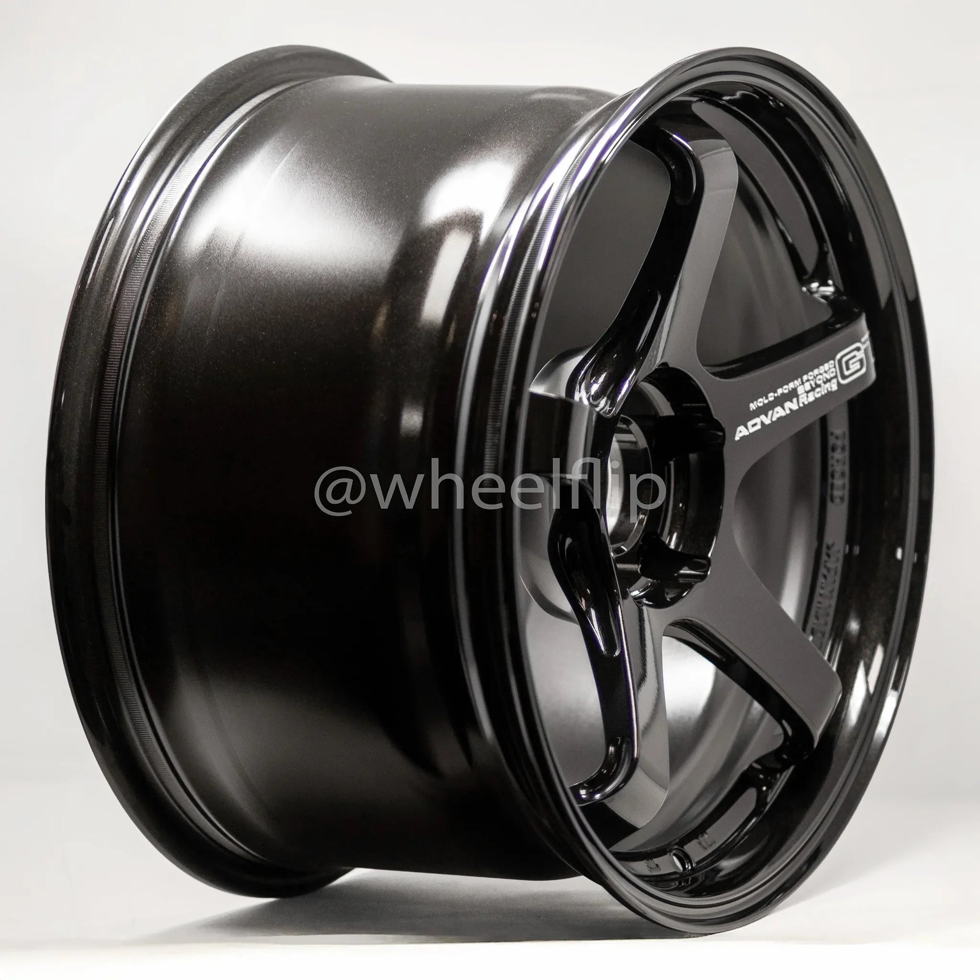 Advan GT Beyond 18x9.5 +38 5x114.3 Titanium Black (SET)