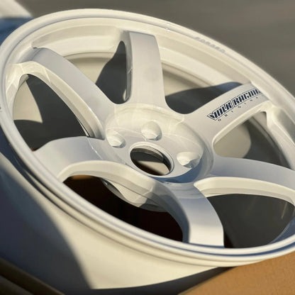 Volk Racing TE37 Saga S-Plus 18x10 +35 5x114.3 Dash White (SET)