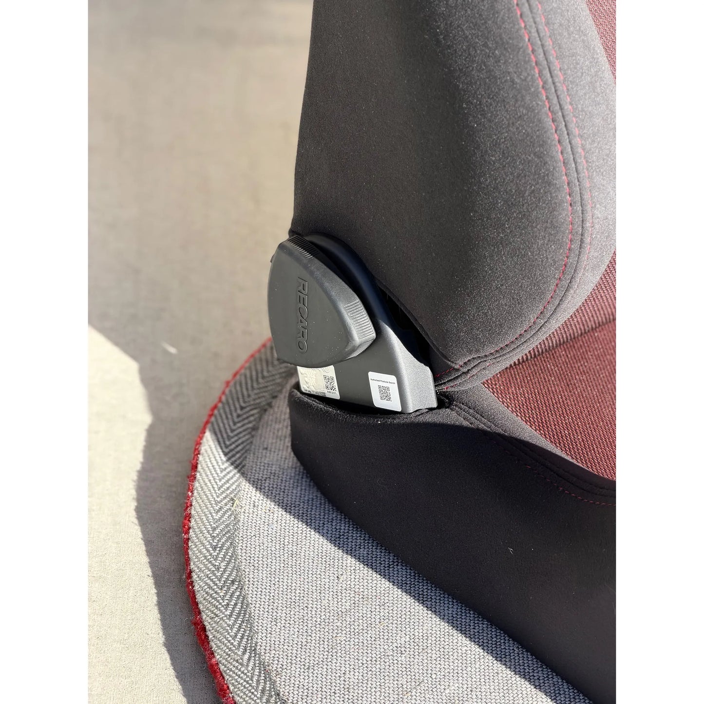 Recaro SR-7 GK100 Sport Seat - Kamui Black x Glass Mesh Red