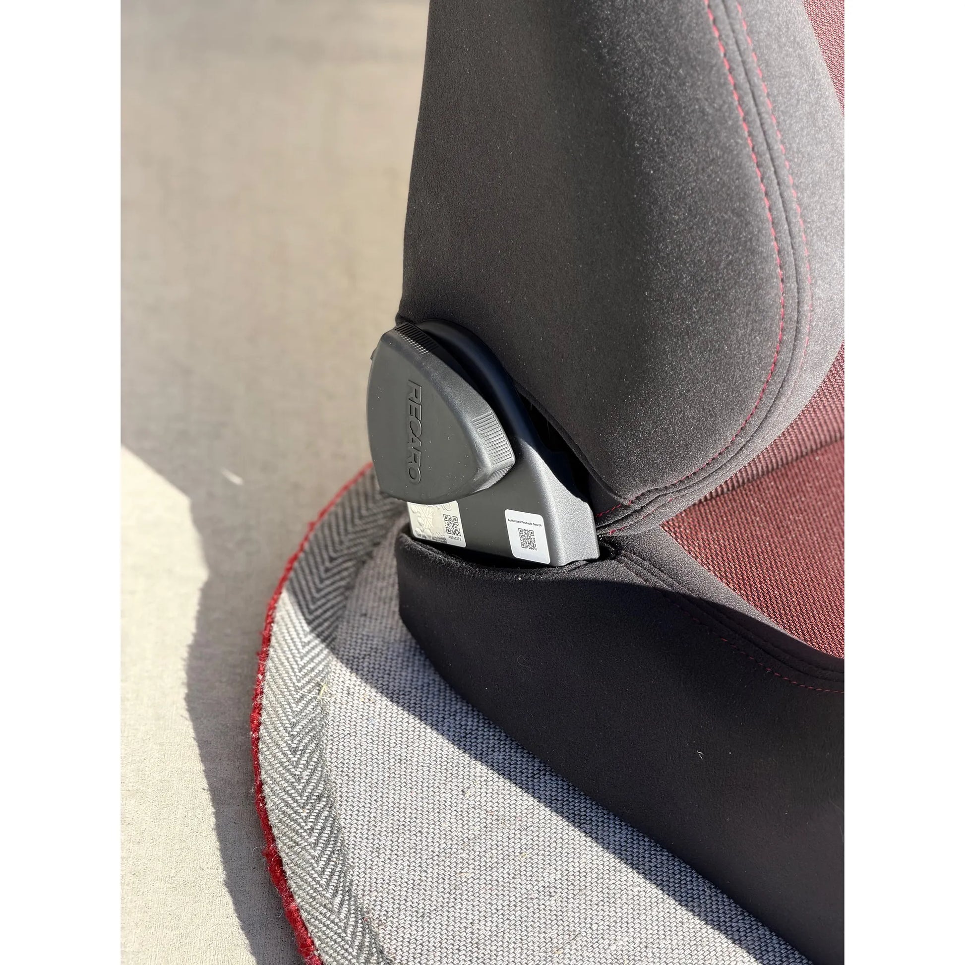 Recaro SR-7 GK100 Sport Seat - Kamui Black x Glass Mesh Red