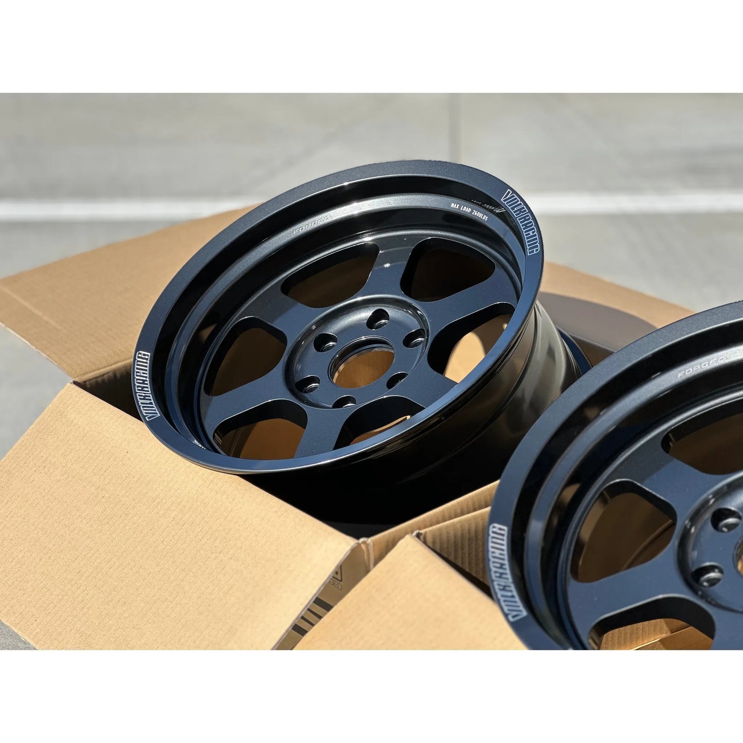 Volk Racing TE37XT M-Spec 18x9 -1 6x135 Diamond Black (SET)