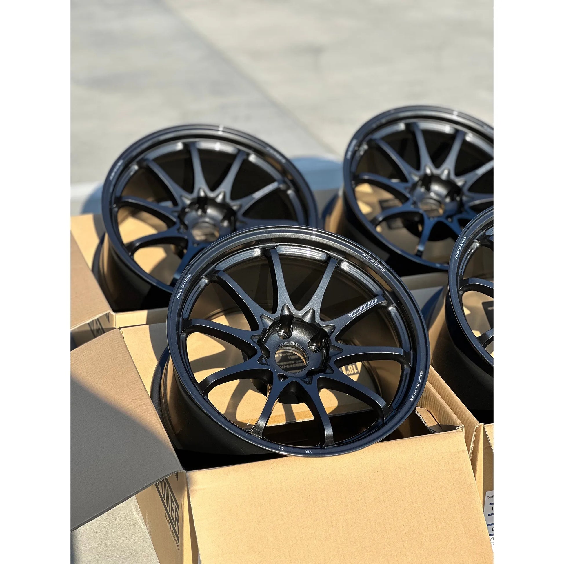 Volk Racing CE28N-Plus 18x10.5 +34 5x112 Diamond Dark Gunmetal (SET)